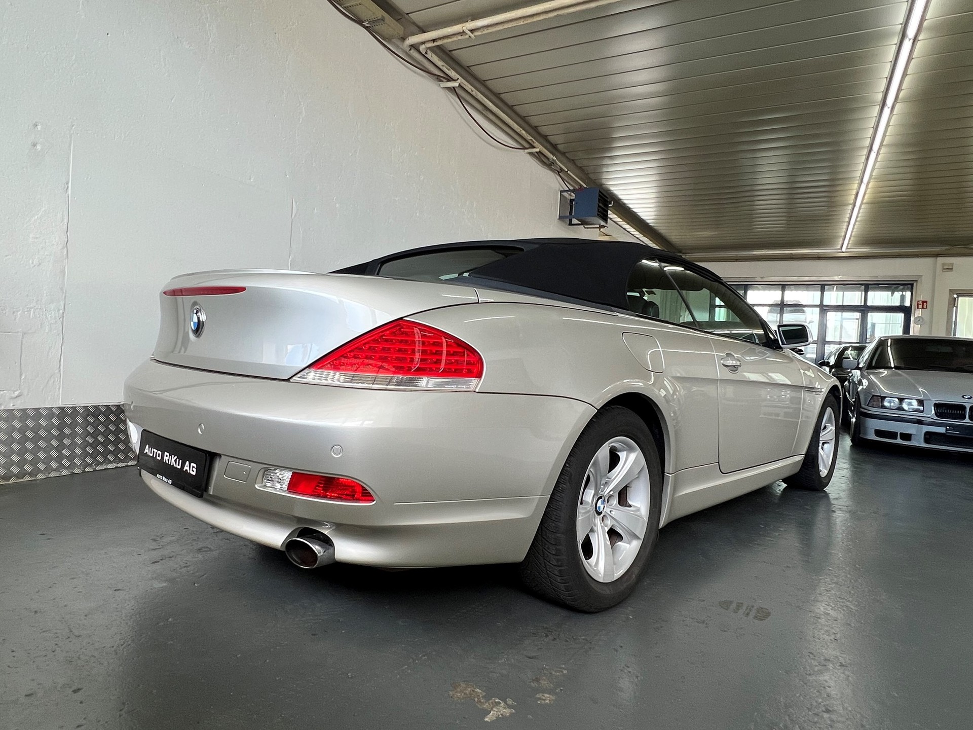 BMW 650i-image-14