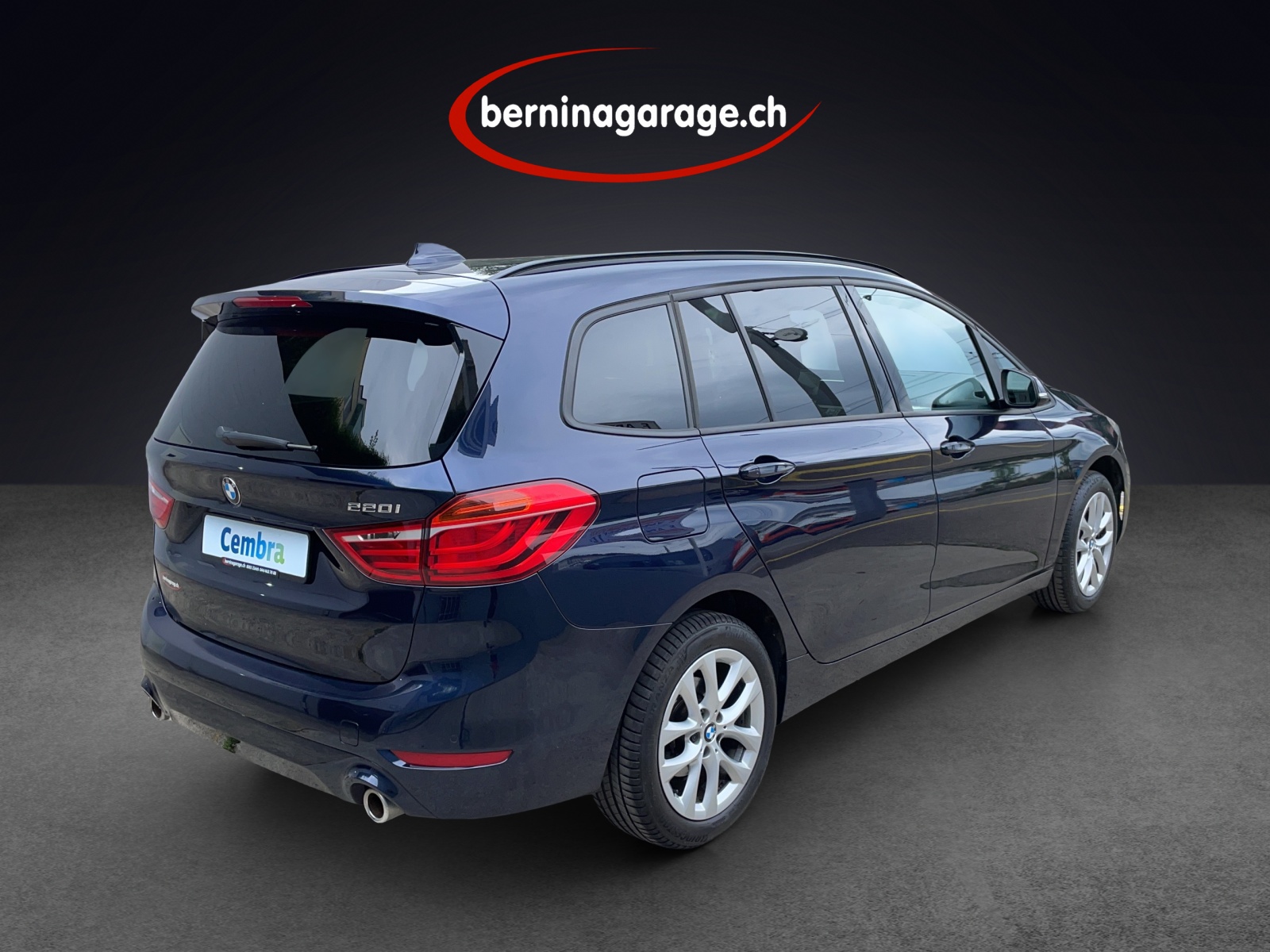 BMW 220i Gran Tourer-showroom-element-3