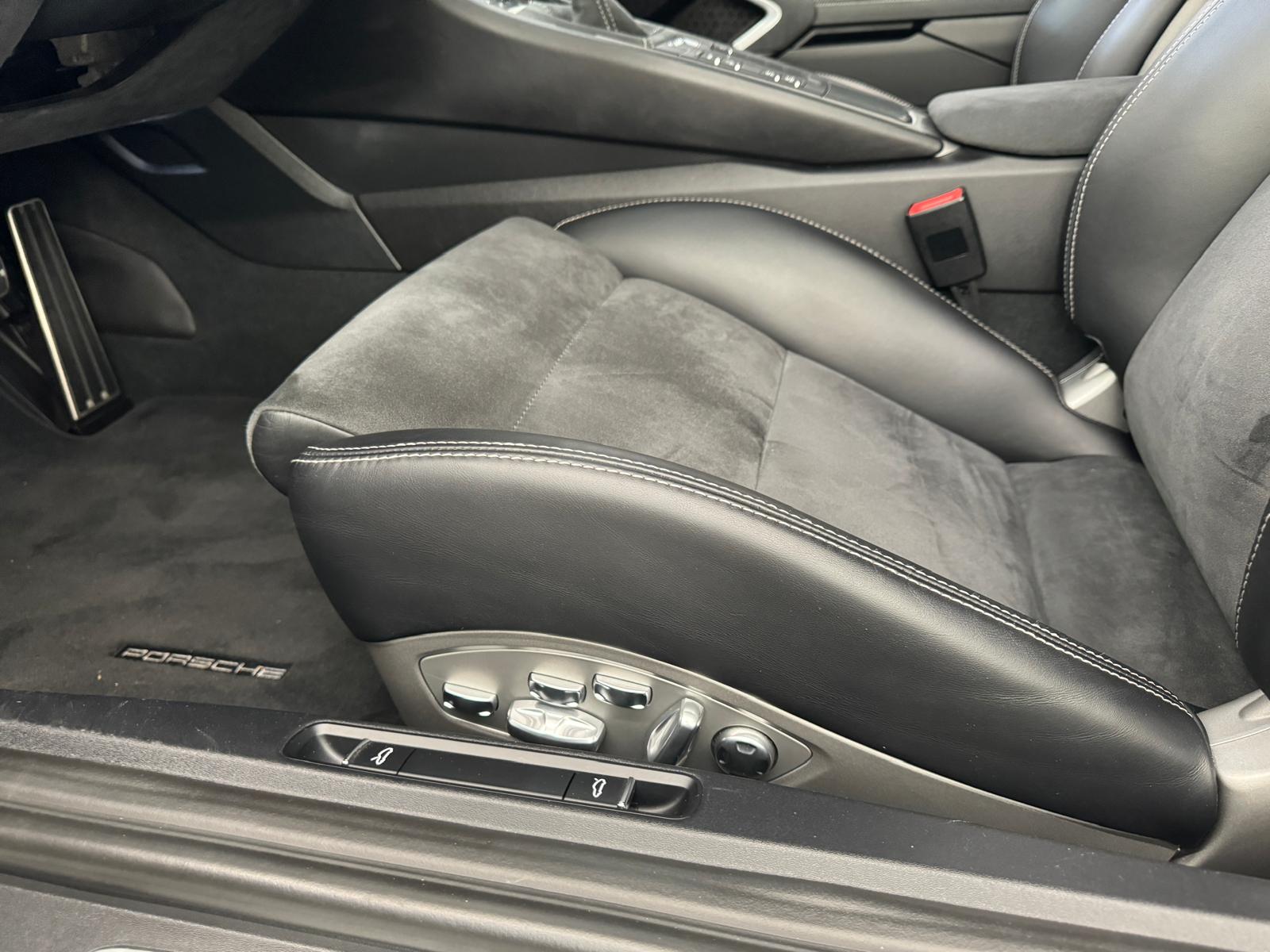 PORSCHE Cayman GT4-image-11