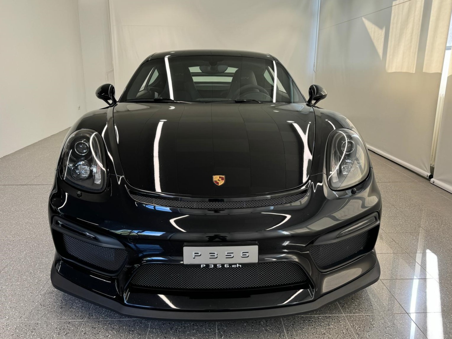PORSCHE Cayman GT4-image-1