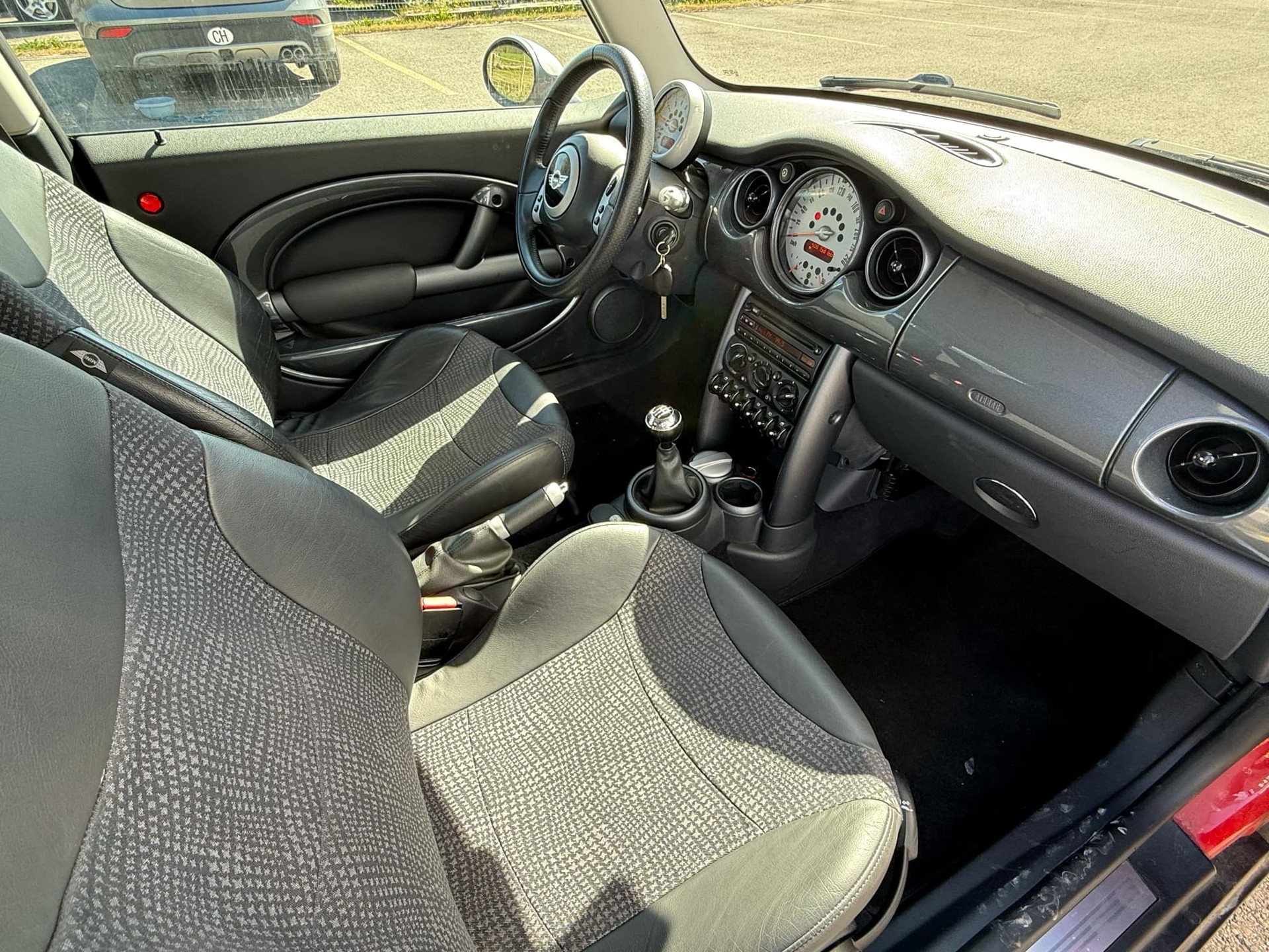 MINI Cooper-image-3