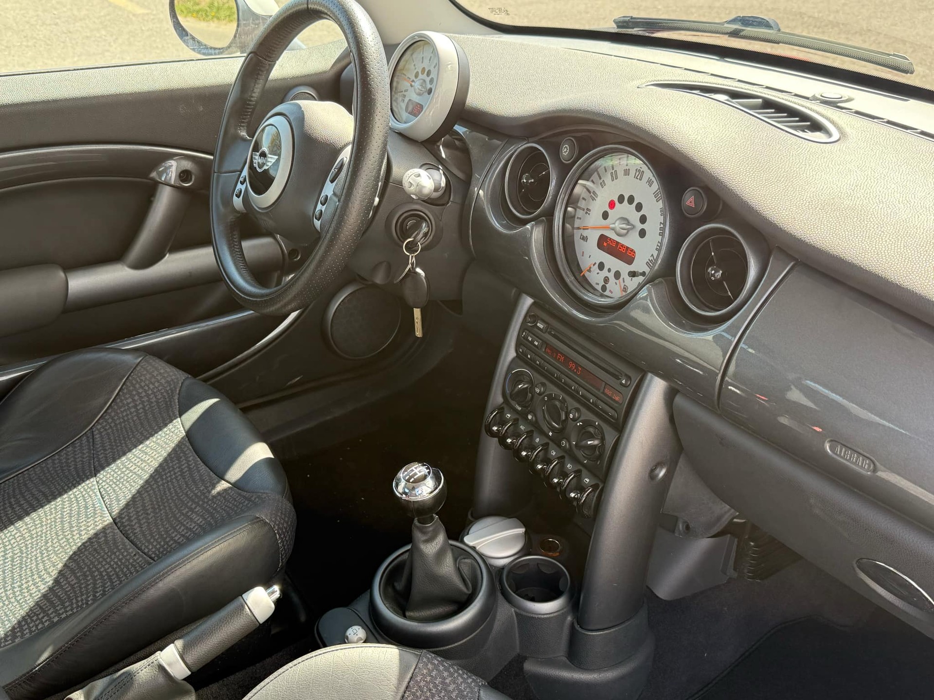 MINI Cooper-image-4