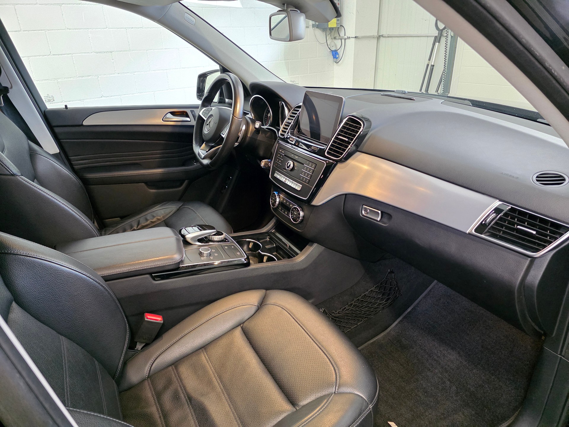 MERCEDES-BENZ GLE 350 d SPORT-STYLE 4Matic 9G-Tronic-image-16