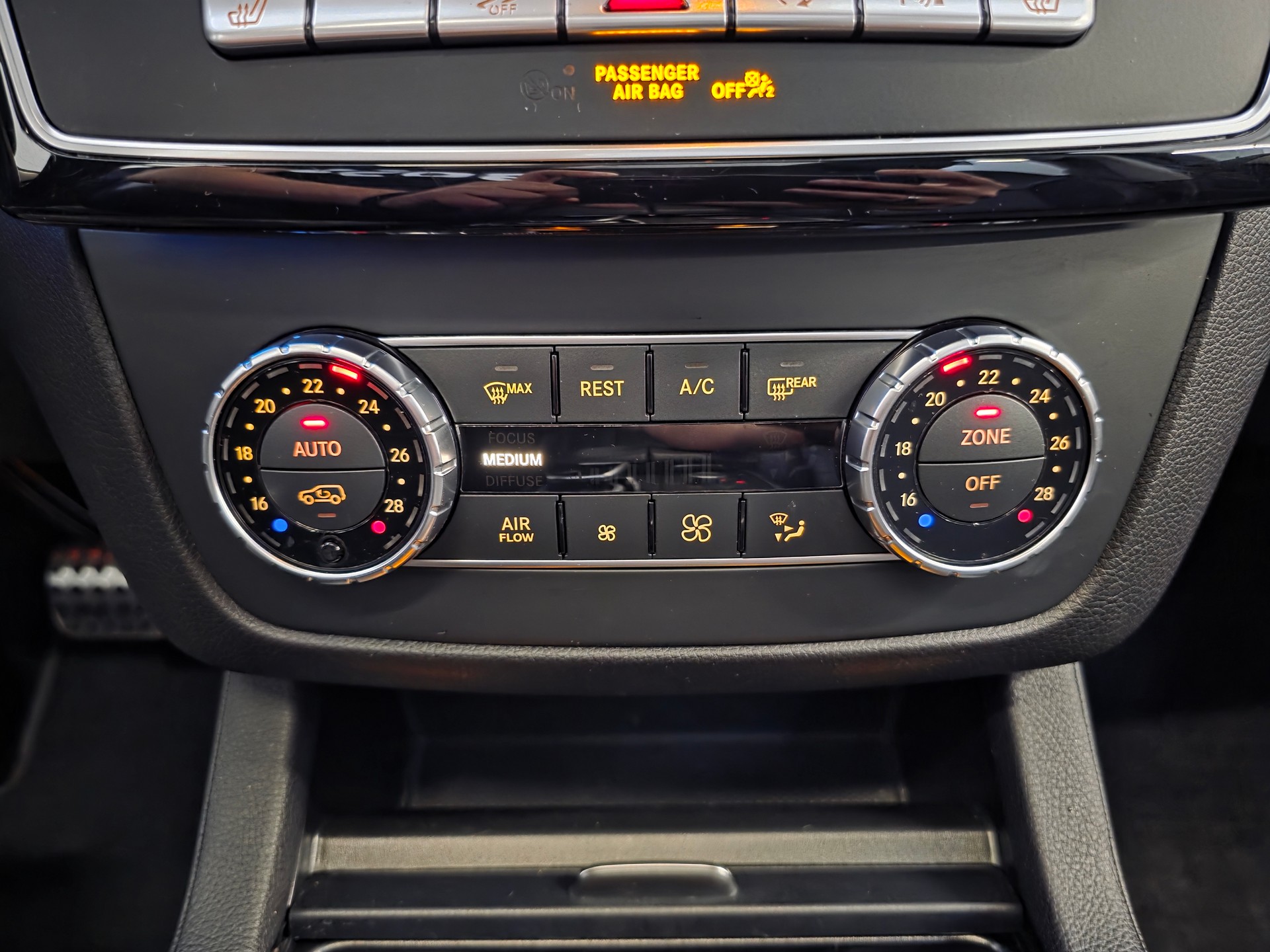 MERCEDES-BENZ GLE 350 d SPORT-STYLE 4Matic 9G-Tronic-image-9