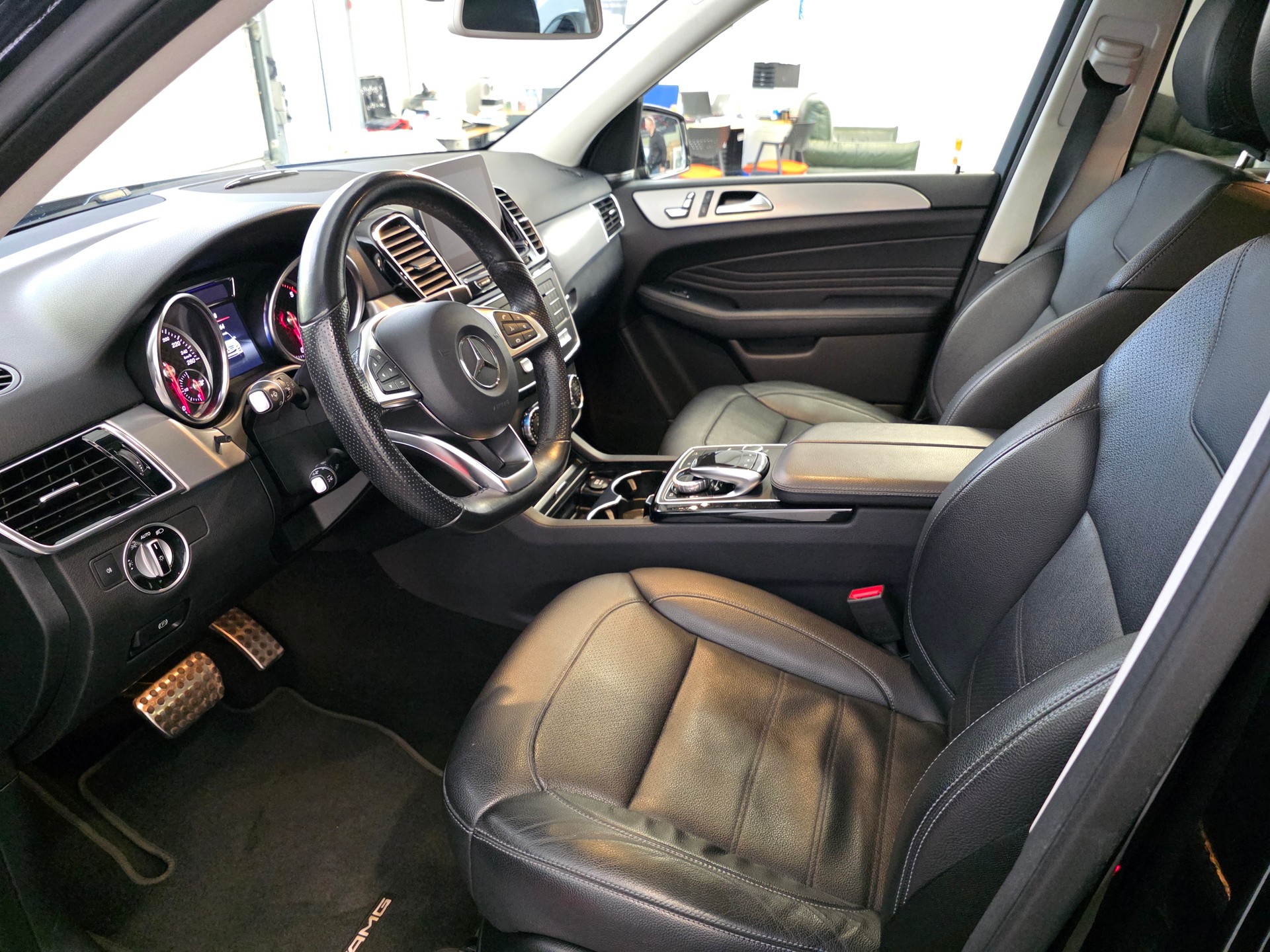MERCEDES-BENZ GLE 350 d SPORT-STYLE 4Matic 9G-Tronic-image-3