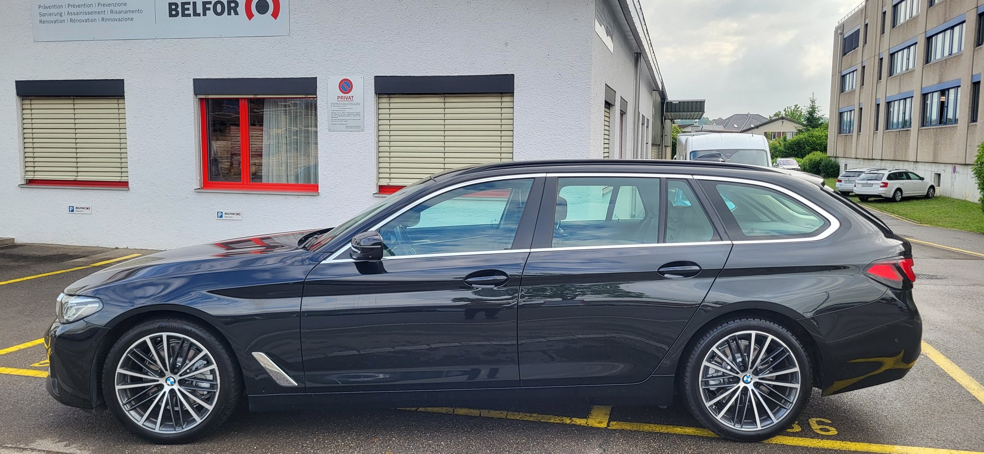 BMW 520d xDrive 48V Touring Steptronic-image-3