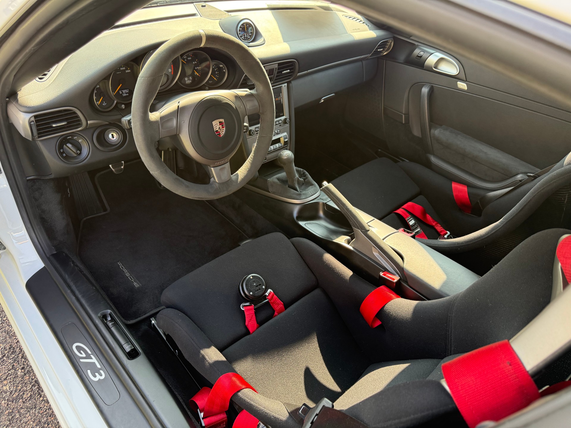 PORSCHE 911 GT3-image-13