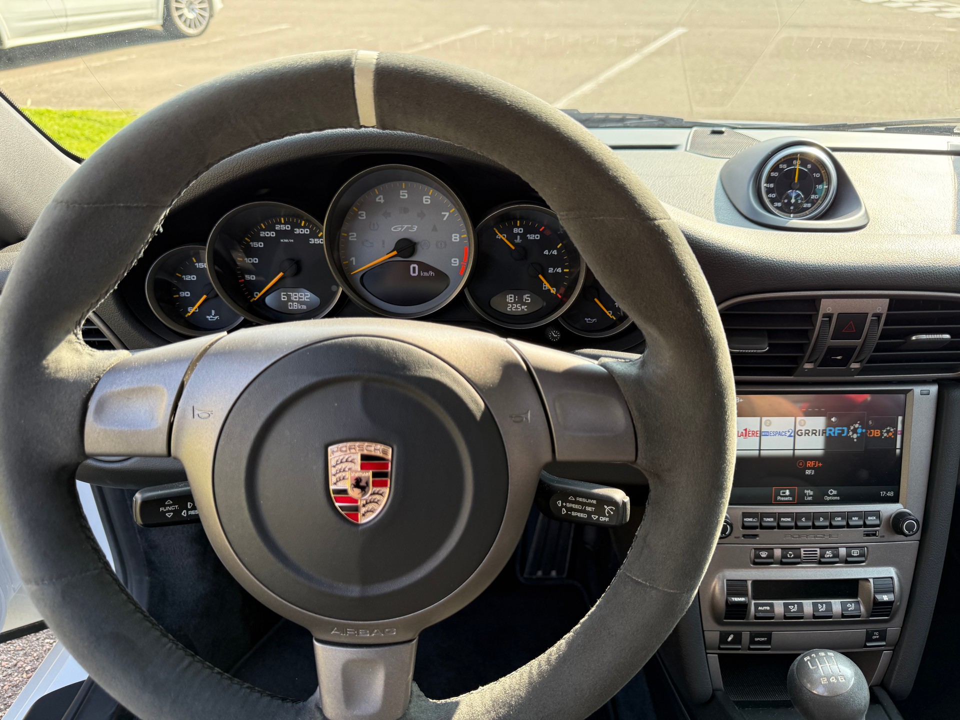 PORSCHE 911 GT3-image-11