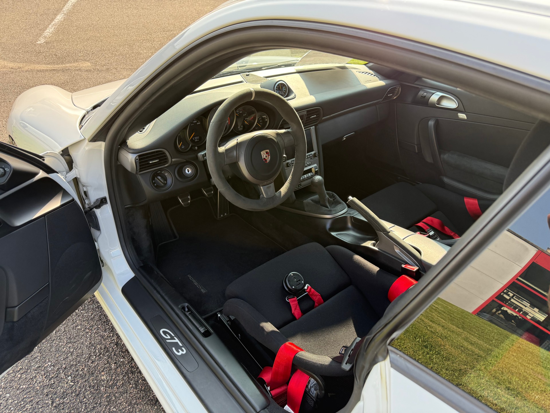 PORSCHE 911 GT3-image-8
