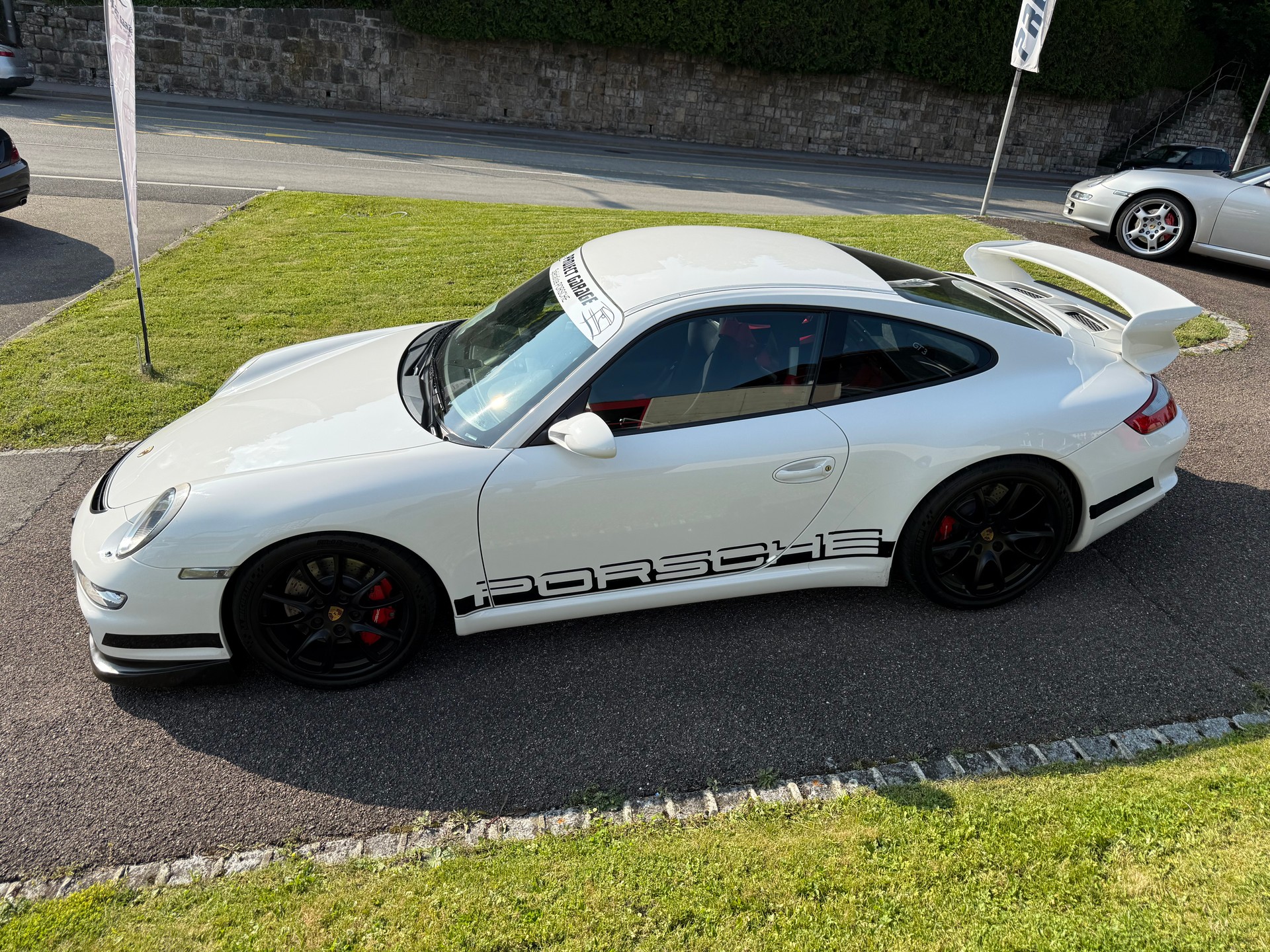 PORSCHE 911 GT3-showroom-element-3