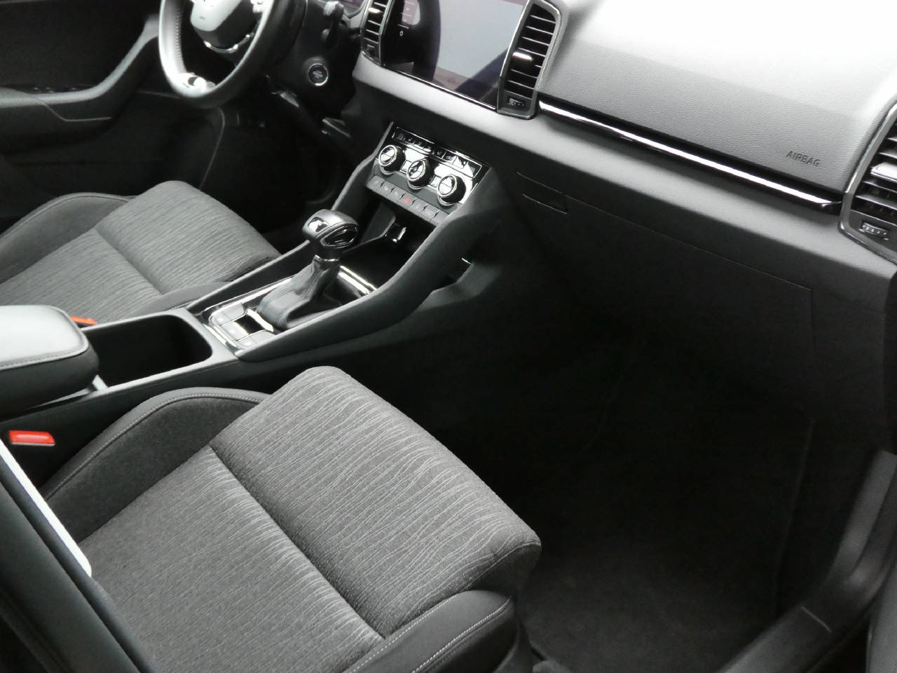 SKODA Karoq 2.0 TDI Style 4x4 DSG-image-9