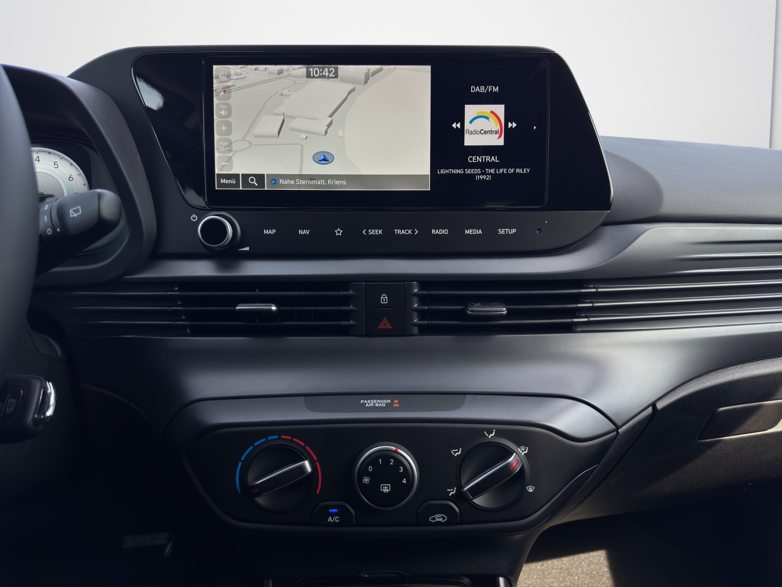 HYUNDAI i20 1.0 T-GDi Amplia-image-9