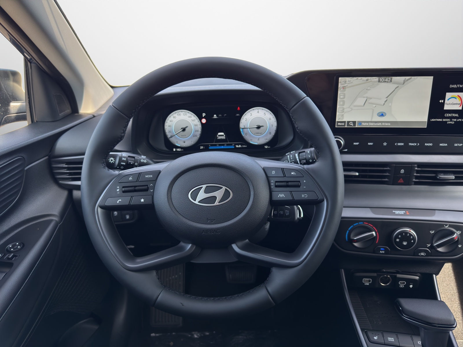 HYUNDAI i20 1.0 T-GDi Amplia-image-5