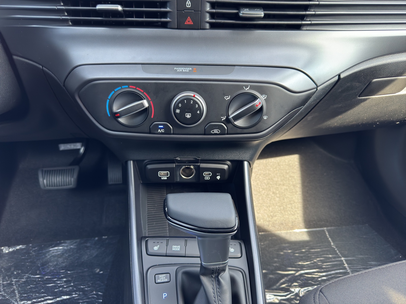 HYUNDAI i20 1.0 T-GDi Amplia-image-7