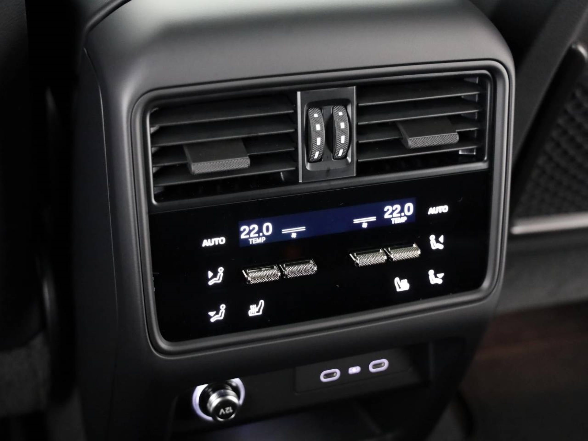 PORSCHE Cayenne Turbo E-Hybrid Coupé-image-19