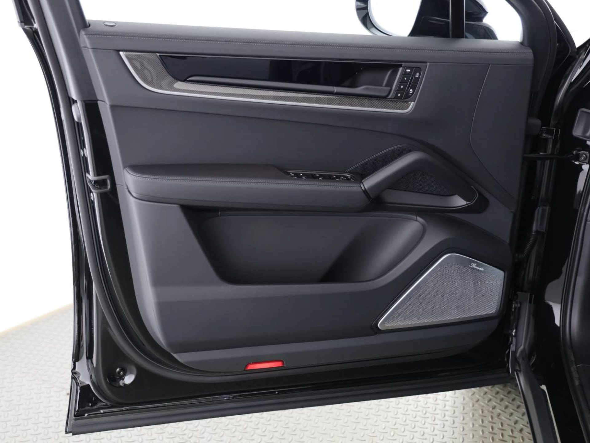 PORSCHE Cayenne Turbo E-Hybrid Coupé-image-17