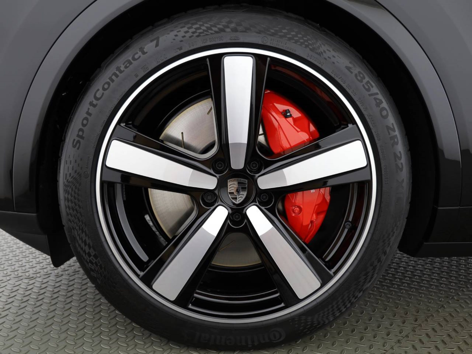 PORSCHE Cayenne Turbo E-Hybrid Coupé-image-5