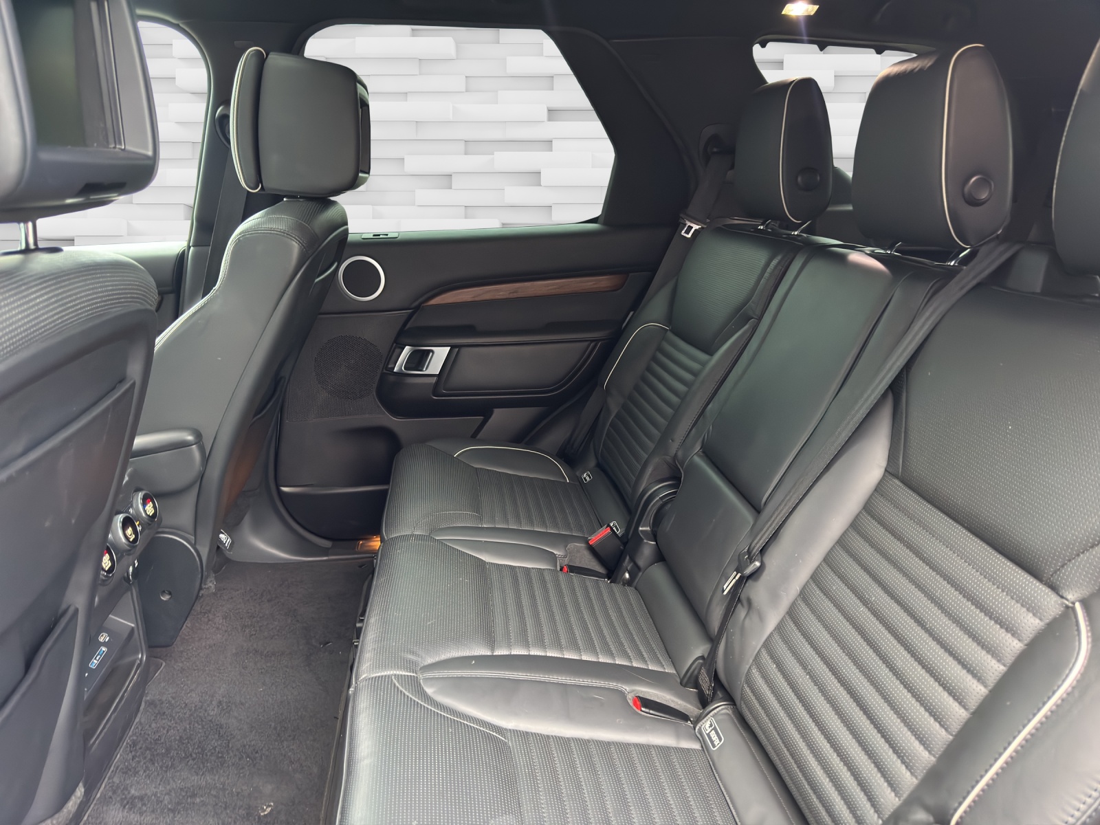 LAND ROVER Discovery 3.0 TD6 HSE Luxury Automatic-image-18