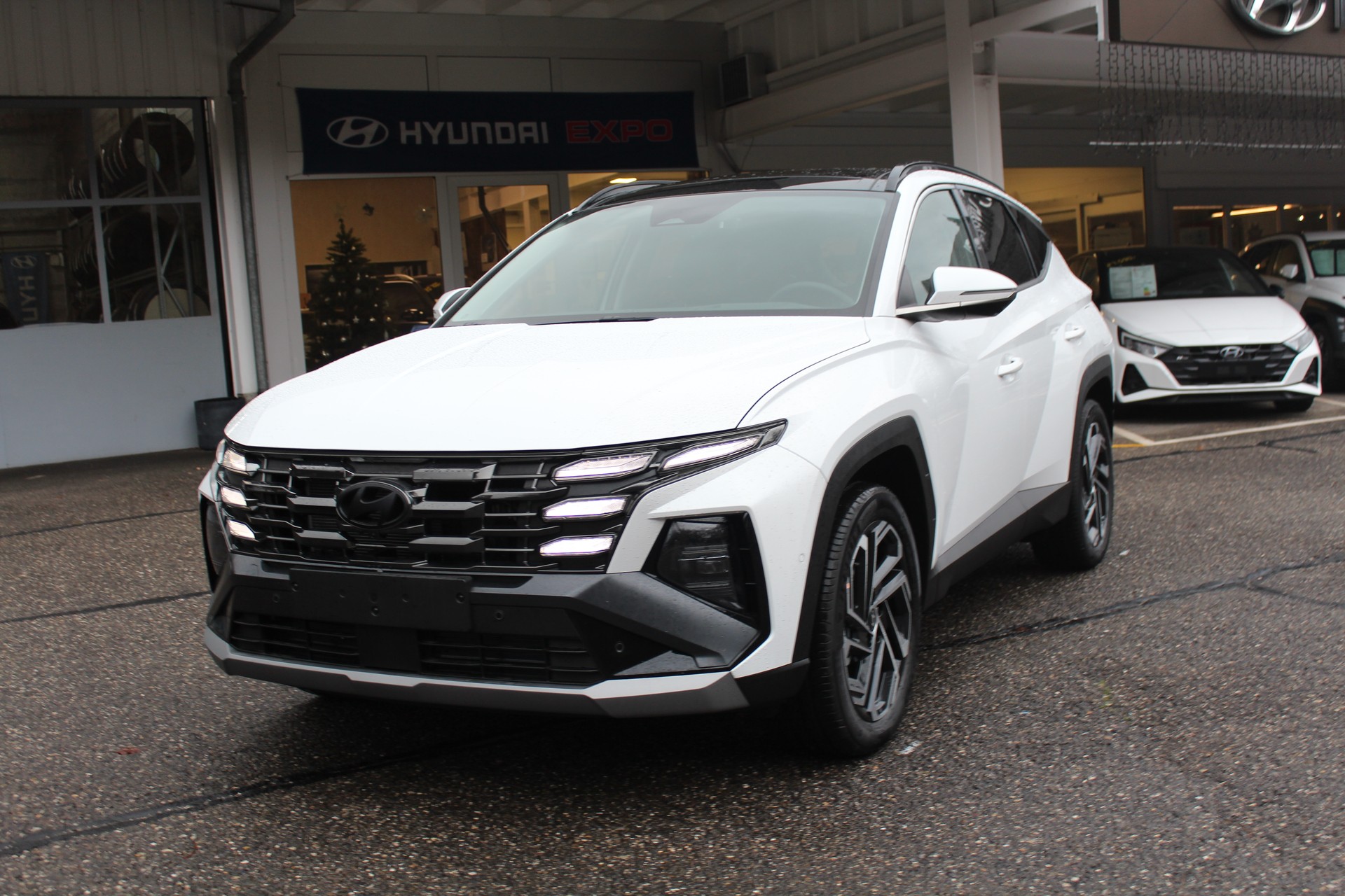 HYUNDAI Tucson 1.6 TGDI HEV Swiss Edition 4WD-image-4