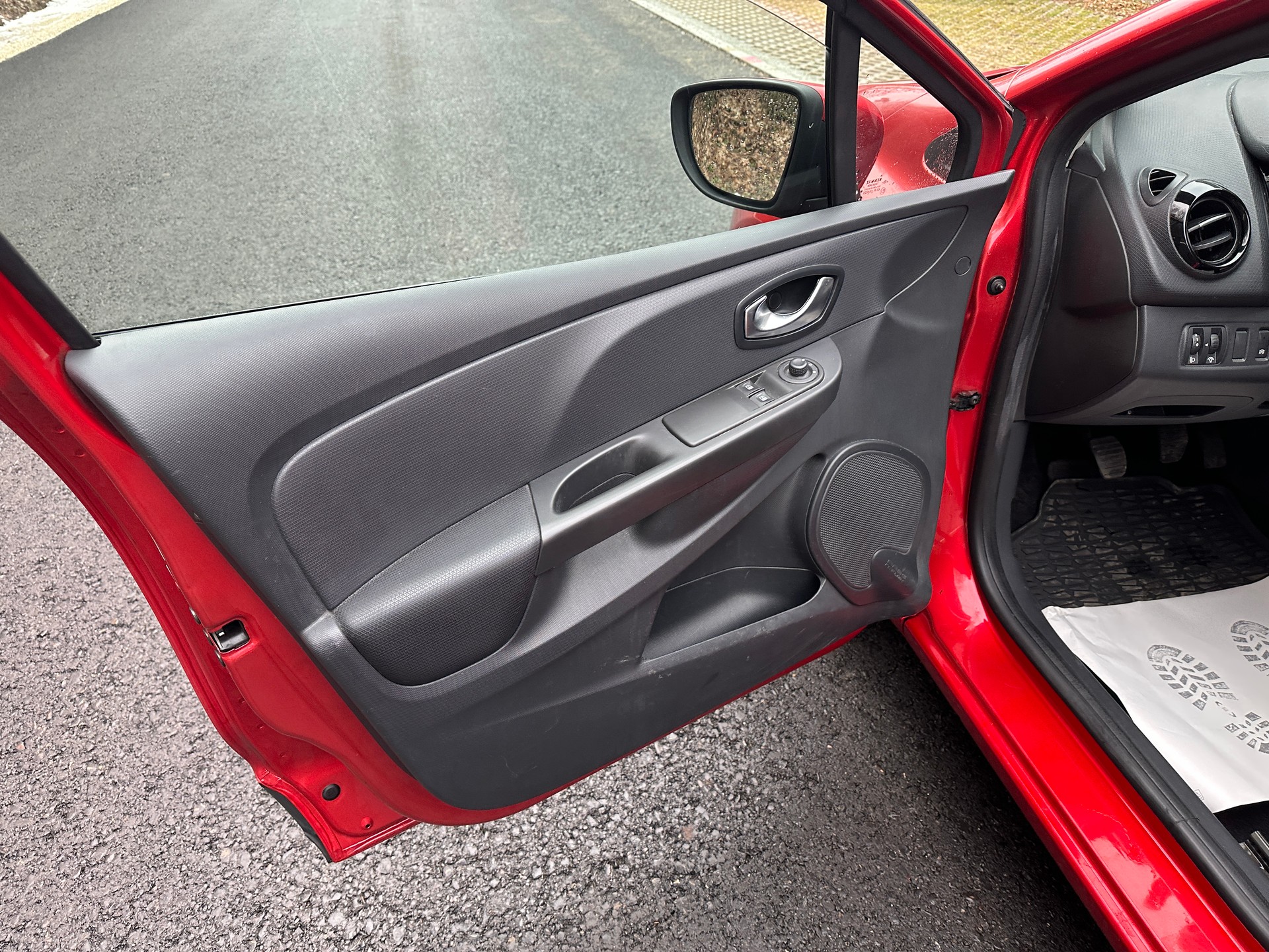 RENAULT Clio Grandtour 1.5 dCi Expression-image-9