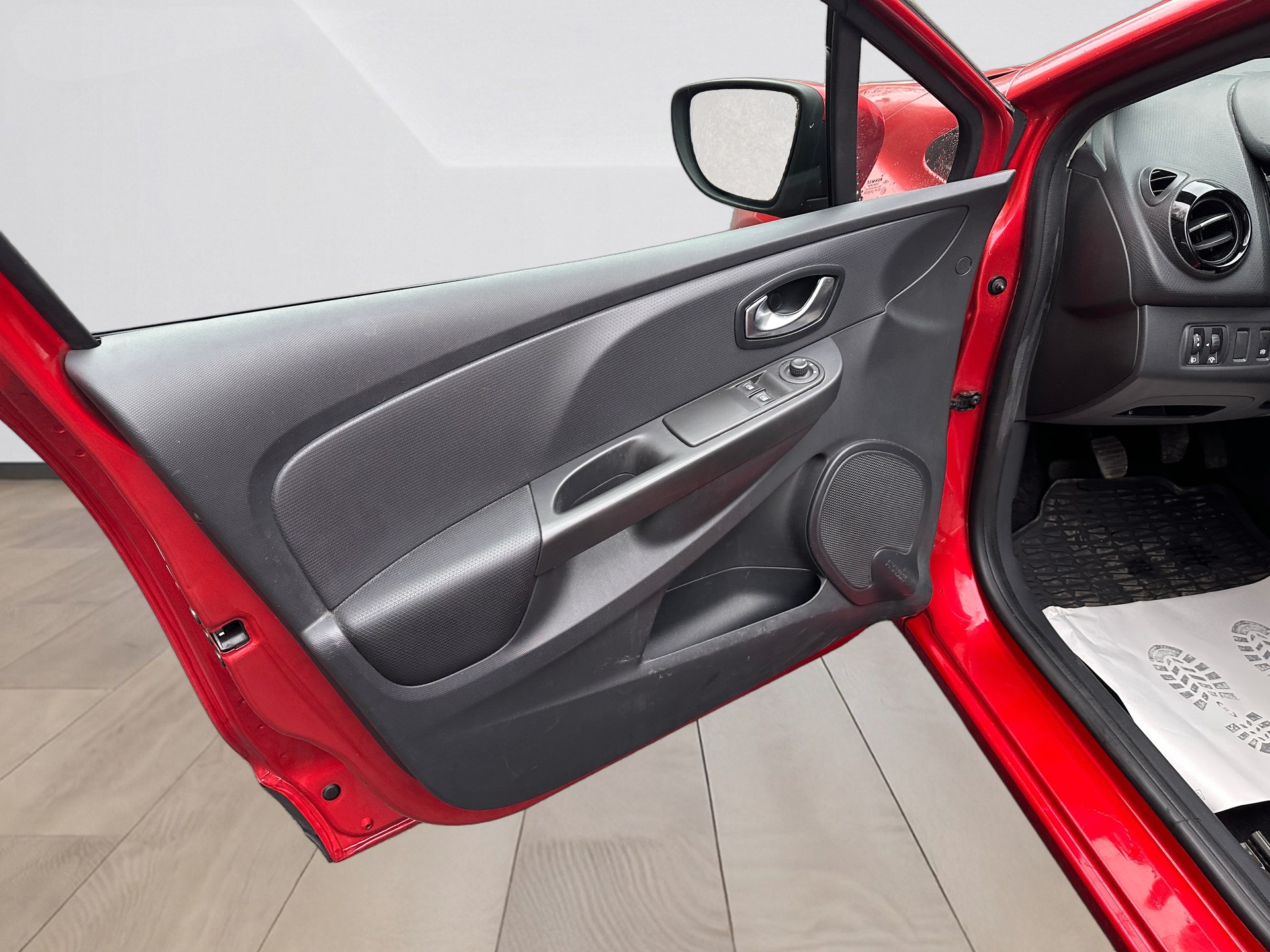 RENAULT Clio Grandtour 1.5 dCi Expression-image-9