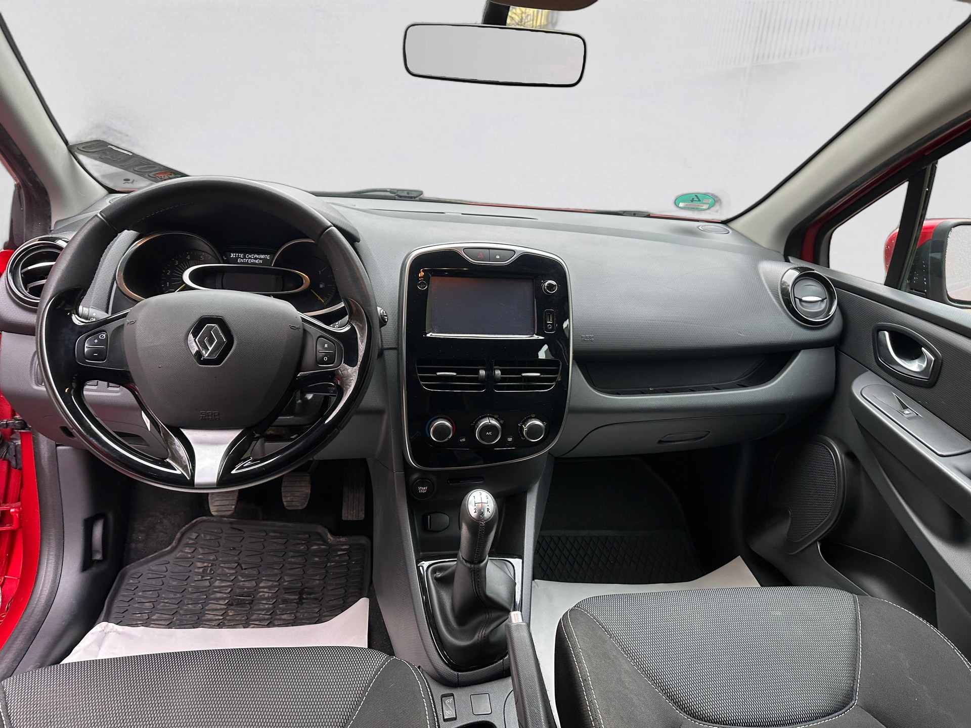 RENAULT Clio Grandtour 1.5 dCi Expression-image-12