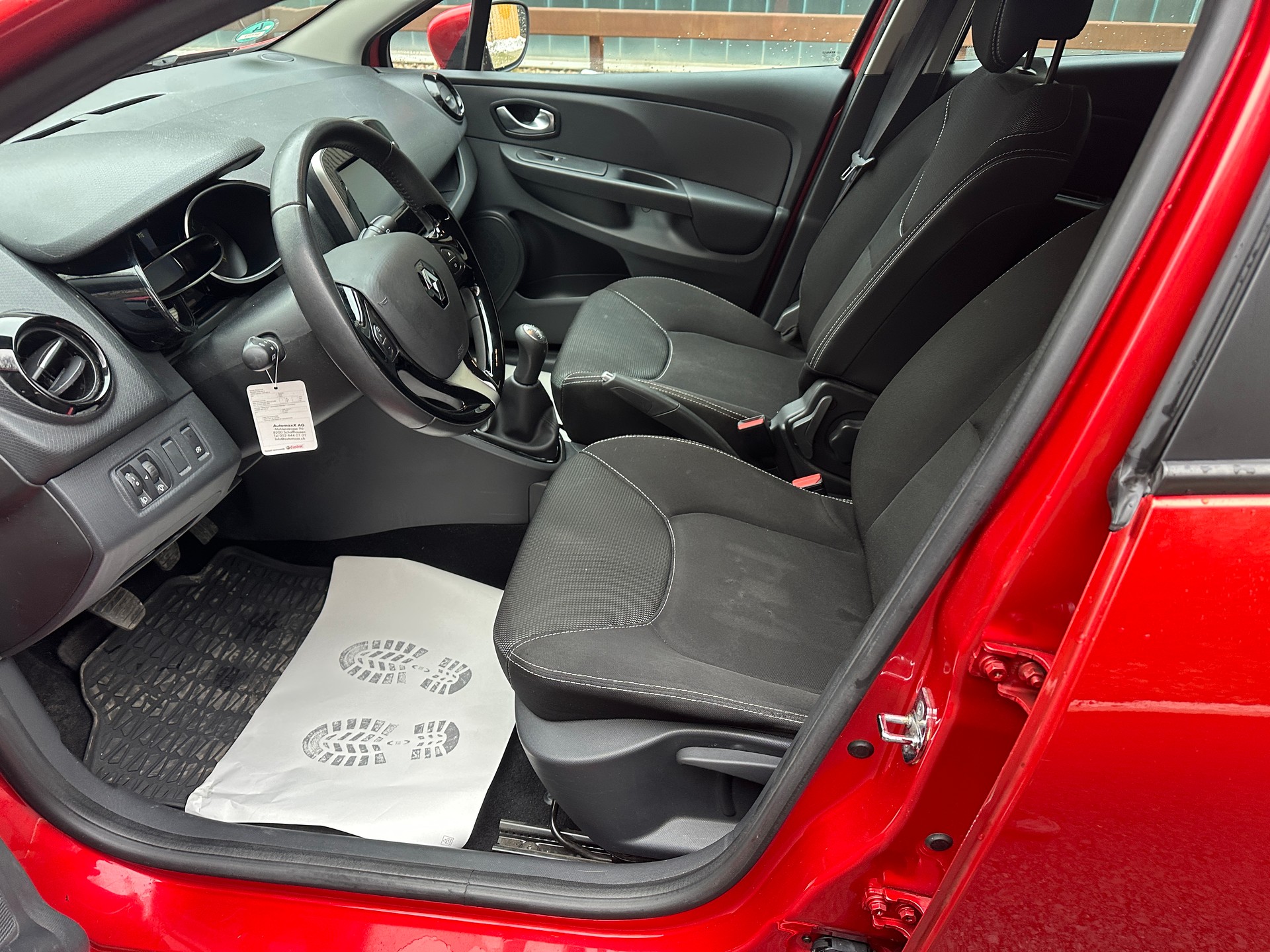 RENAULT Clio Grandtour 1.5 dCi Expression-image-8
