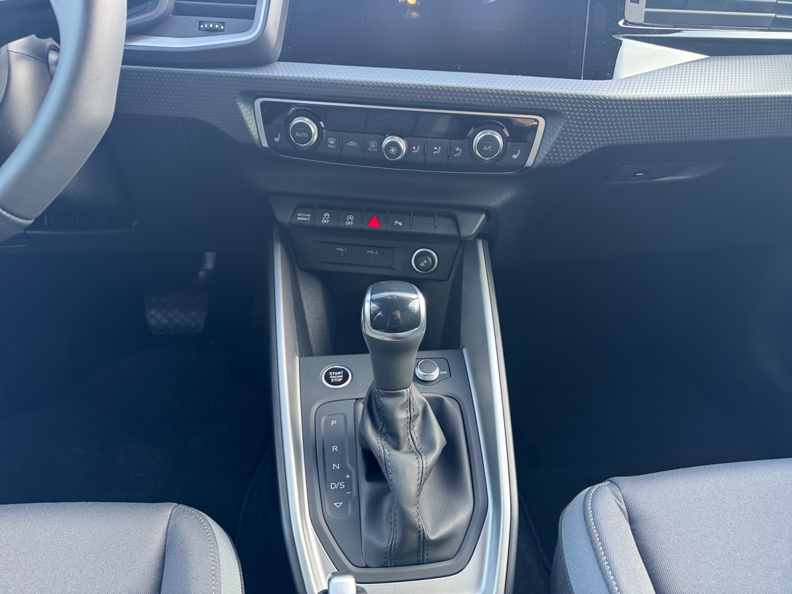 AUDI A1 Sportback 30 TFSI Attraction S-tronic-image-10