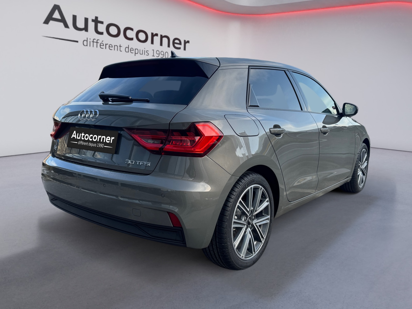 AUDI A1 Sportback 30 TFSI Attraction S-tronic-image-4