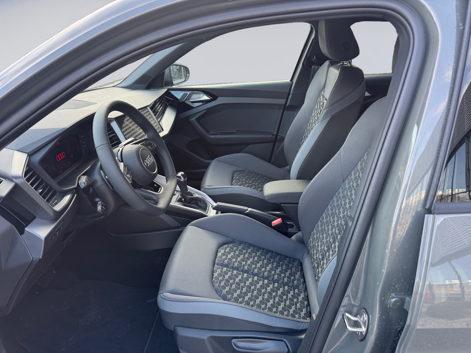 AUDI A1 Sportback 30 TFSI Attraction S-tronic-image-8
