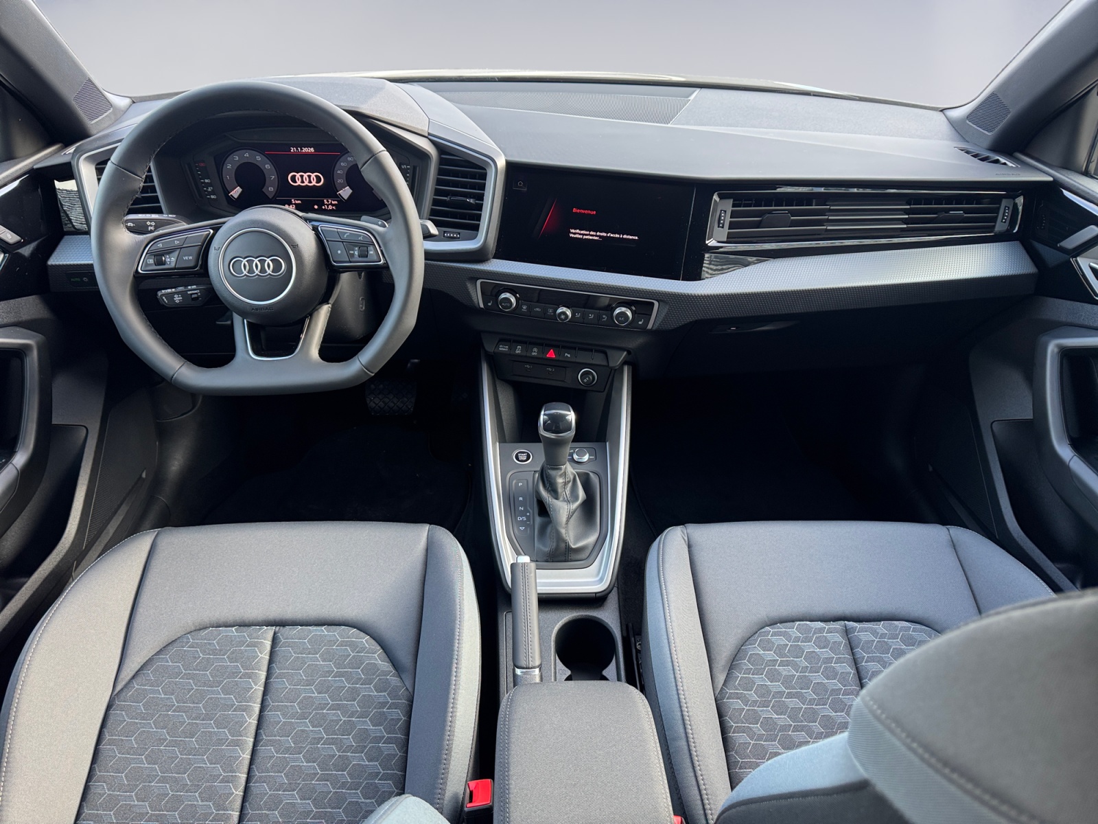 AUDI A1 Sportback 30 TFSI Attraction S-tronic-image-9