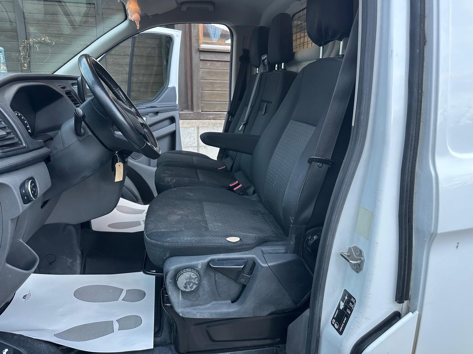 FORD Transit Custom Van 300 L2H1 Trend-image-9