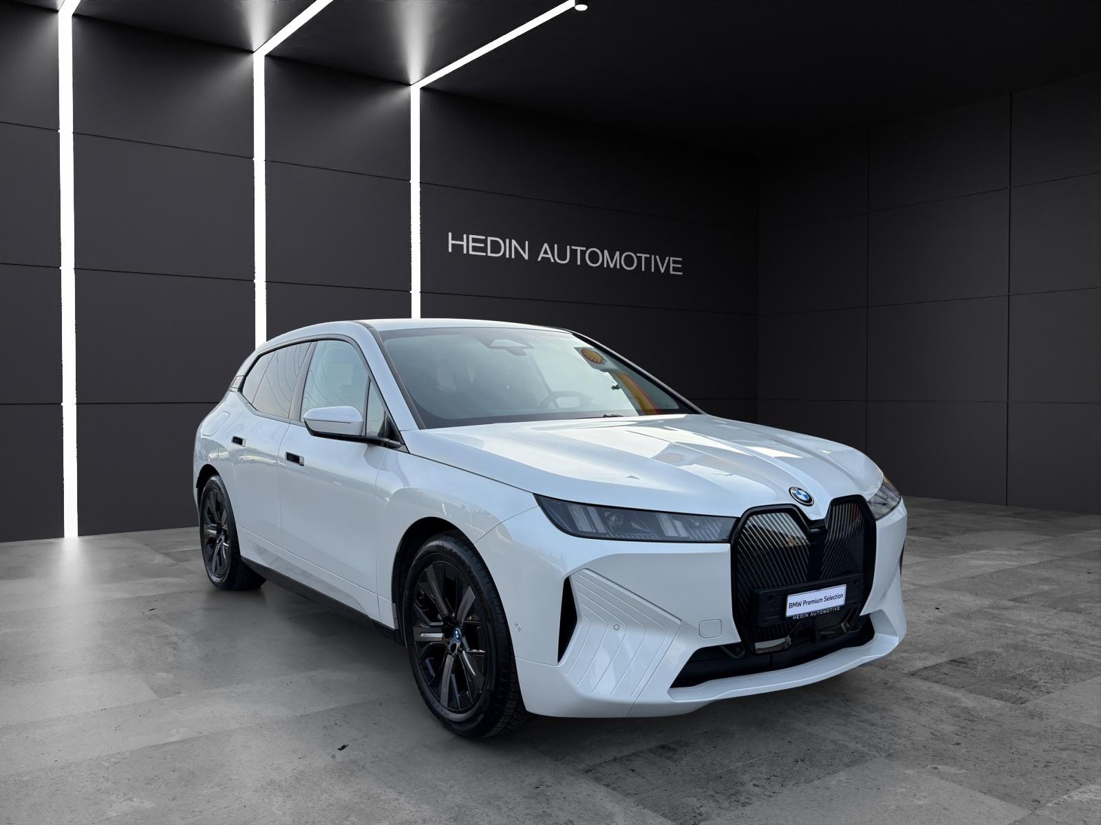 BMW iX xDrive45-image-17