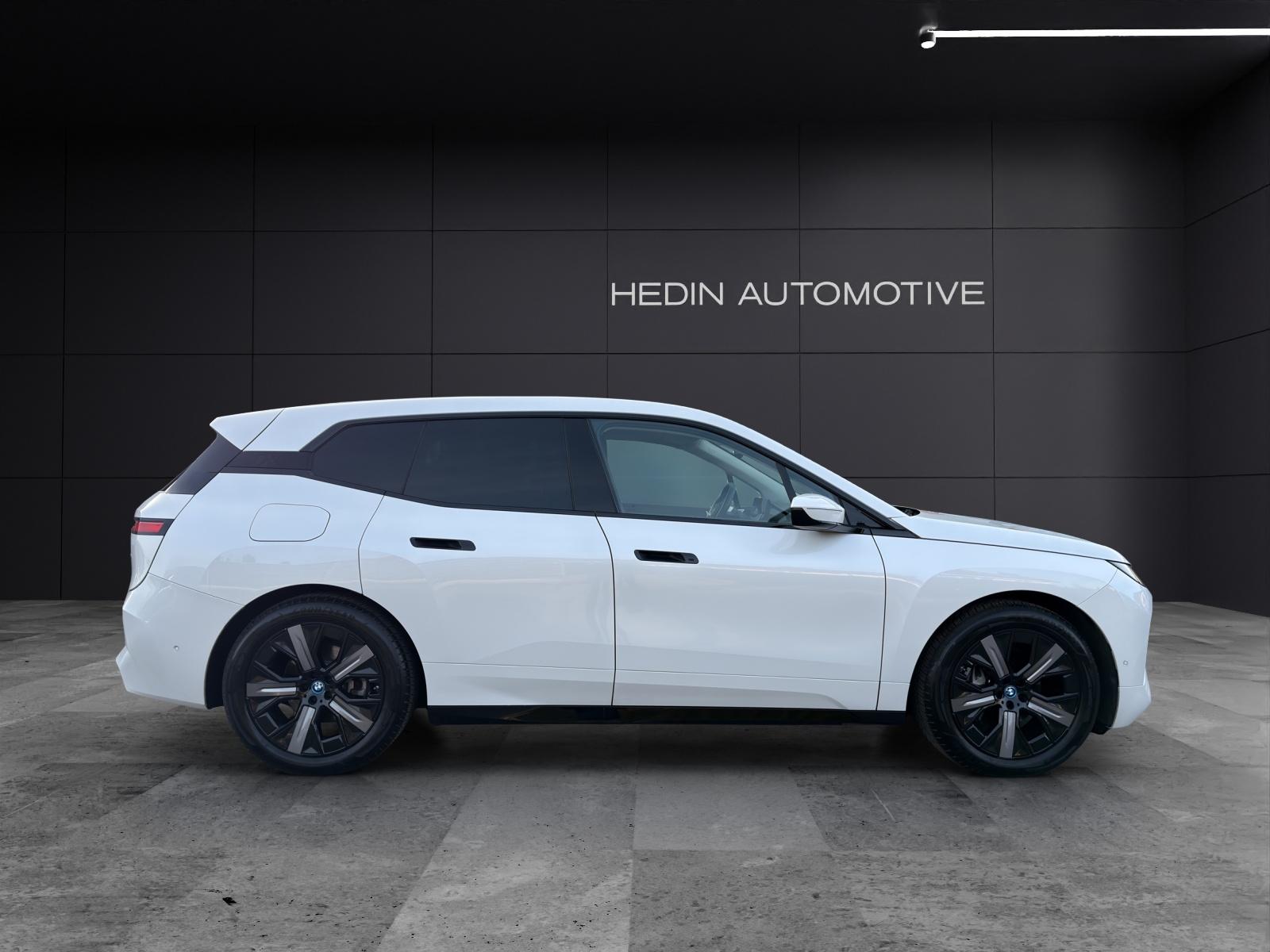 BMW iX xDrive45-image-16
