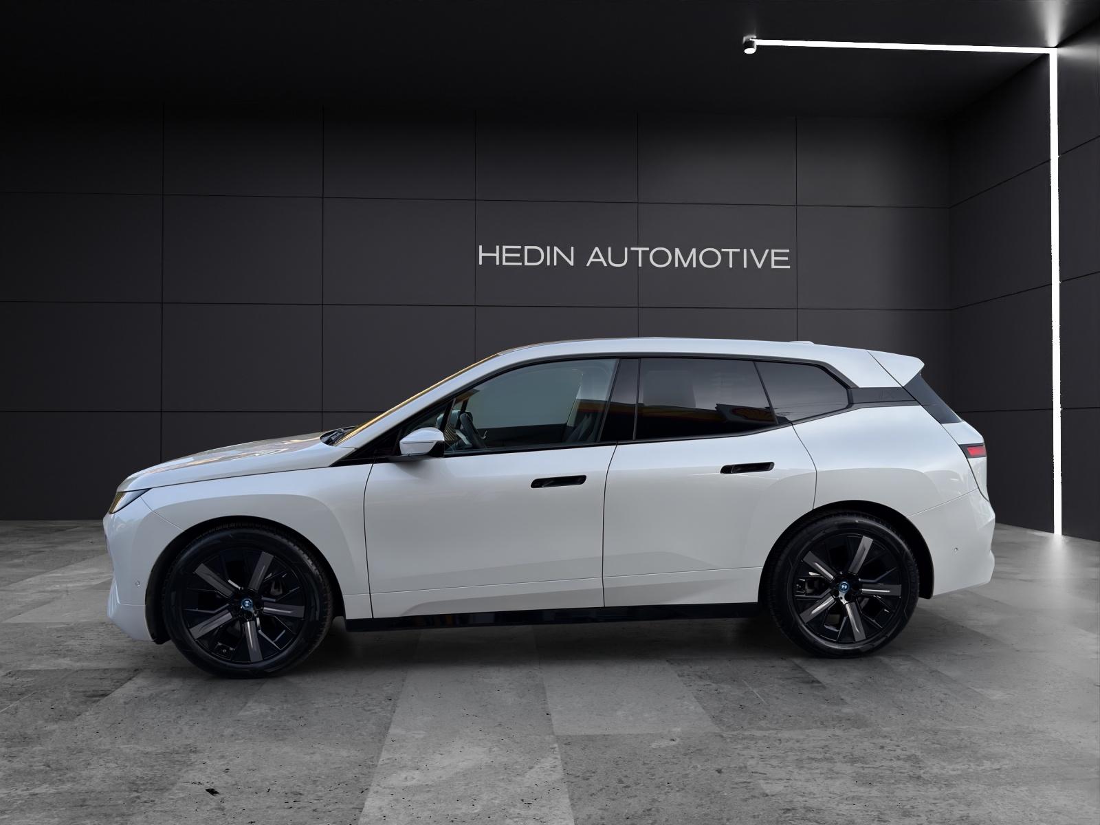 BMW iX xDrive45-image-3