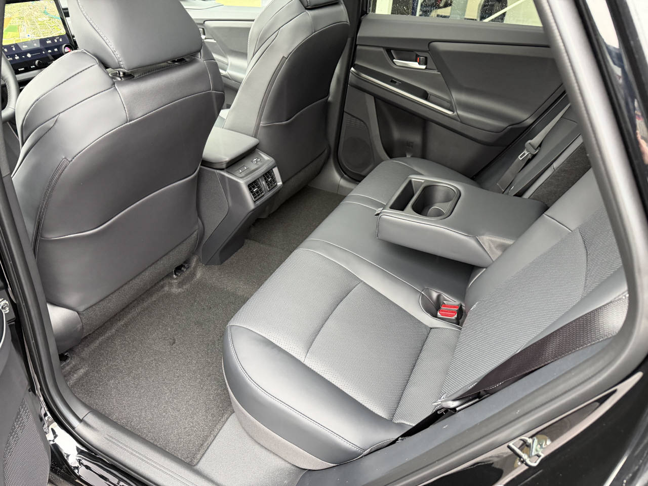 SUBARU Solterra eV Luxury AWD-image-9