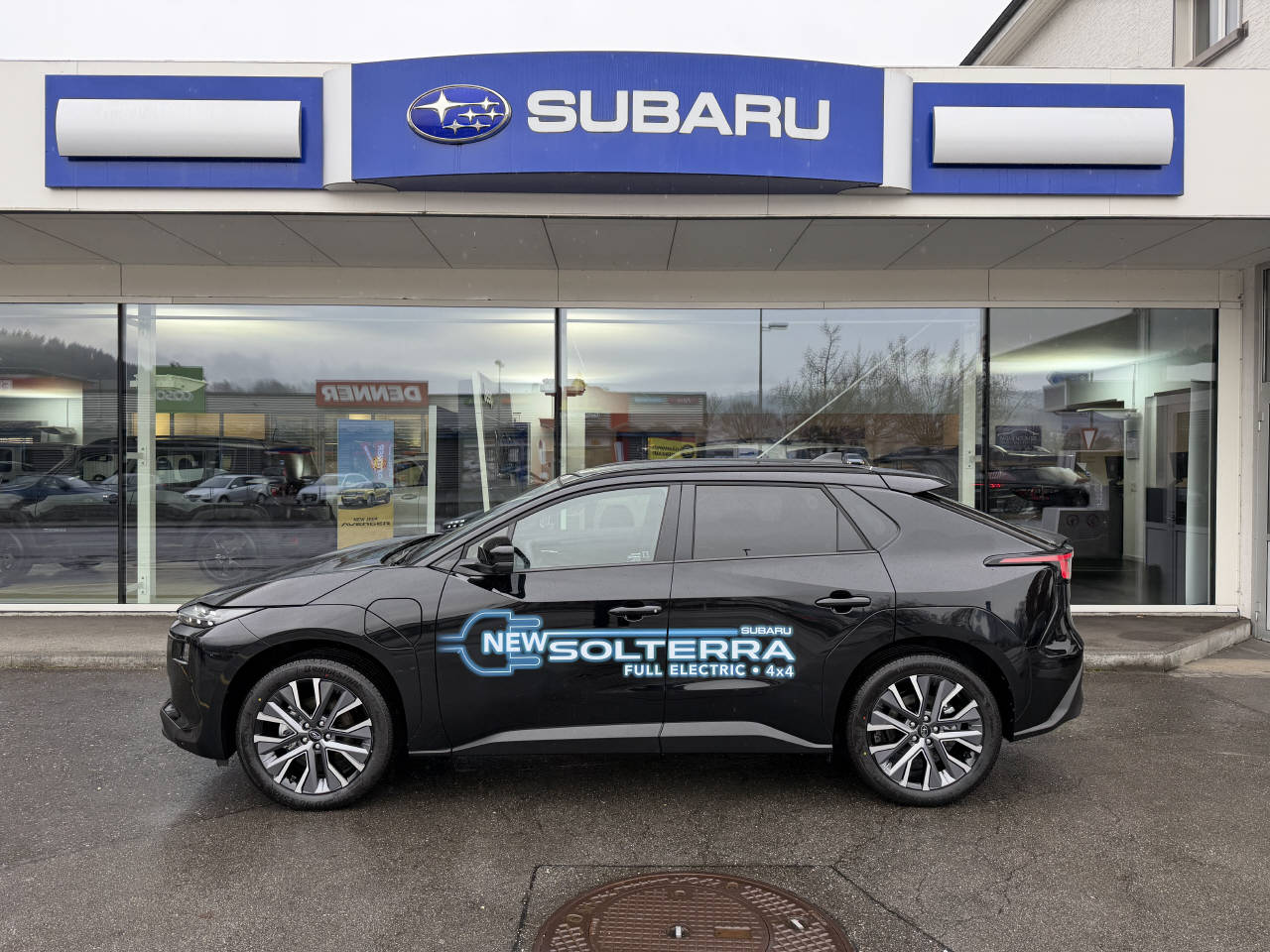 SUBARU Solterra eV Luxury AWD