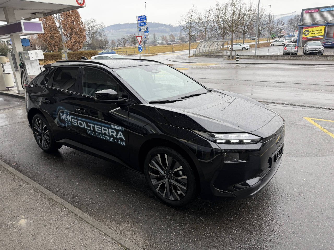 SUBARU Solterra eV Luxury AWD-image-2