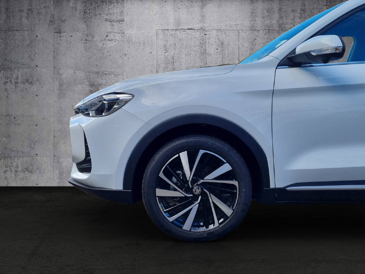 MG ZS 1.5 Hybrid+ Luxury-image-9