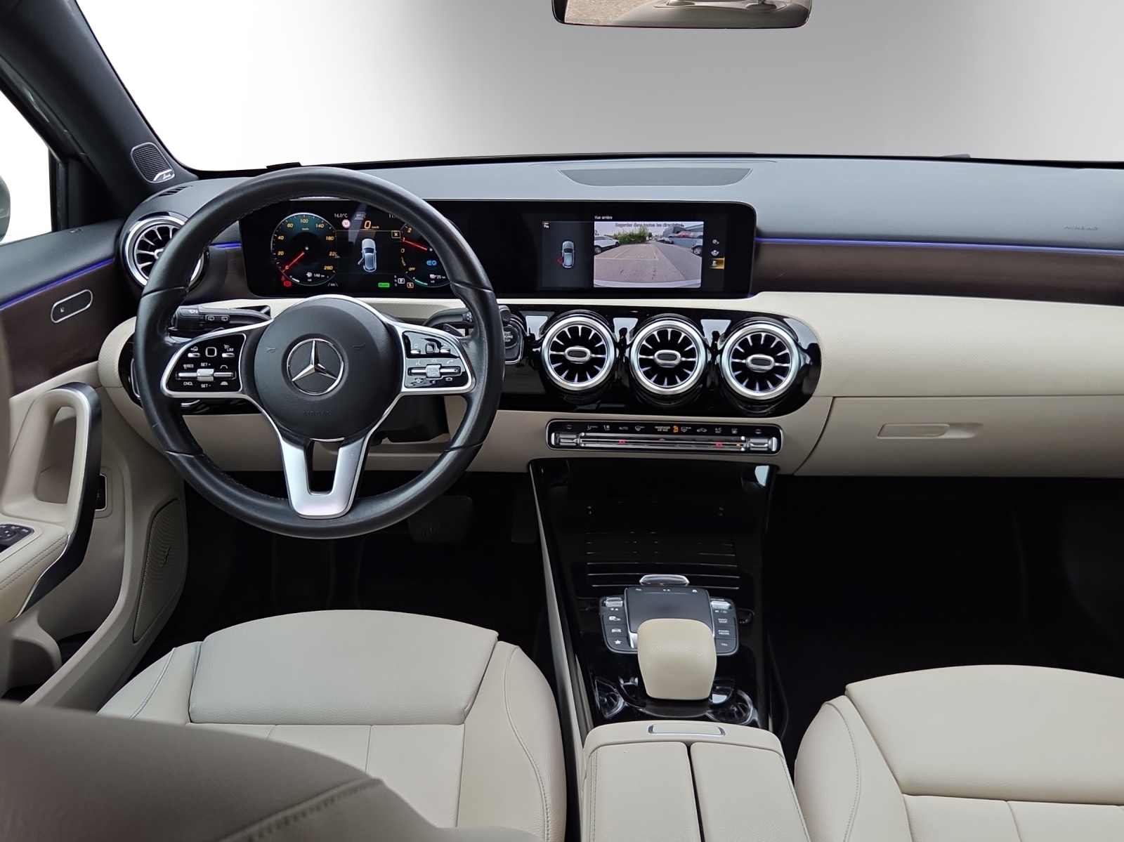 MERCEDES-BENZ A 250e Progressive-image-11
