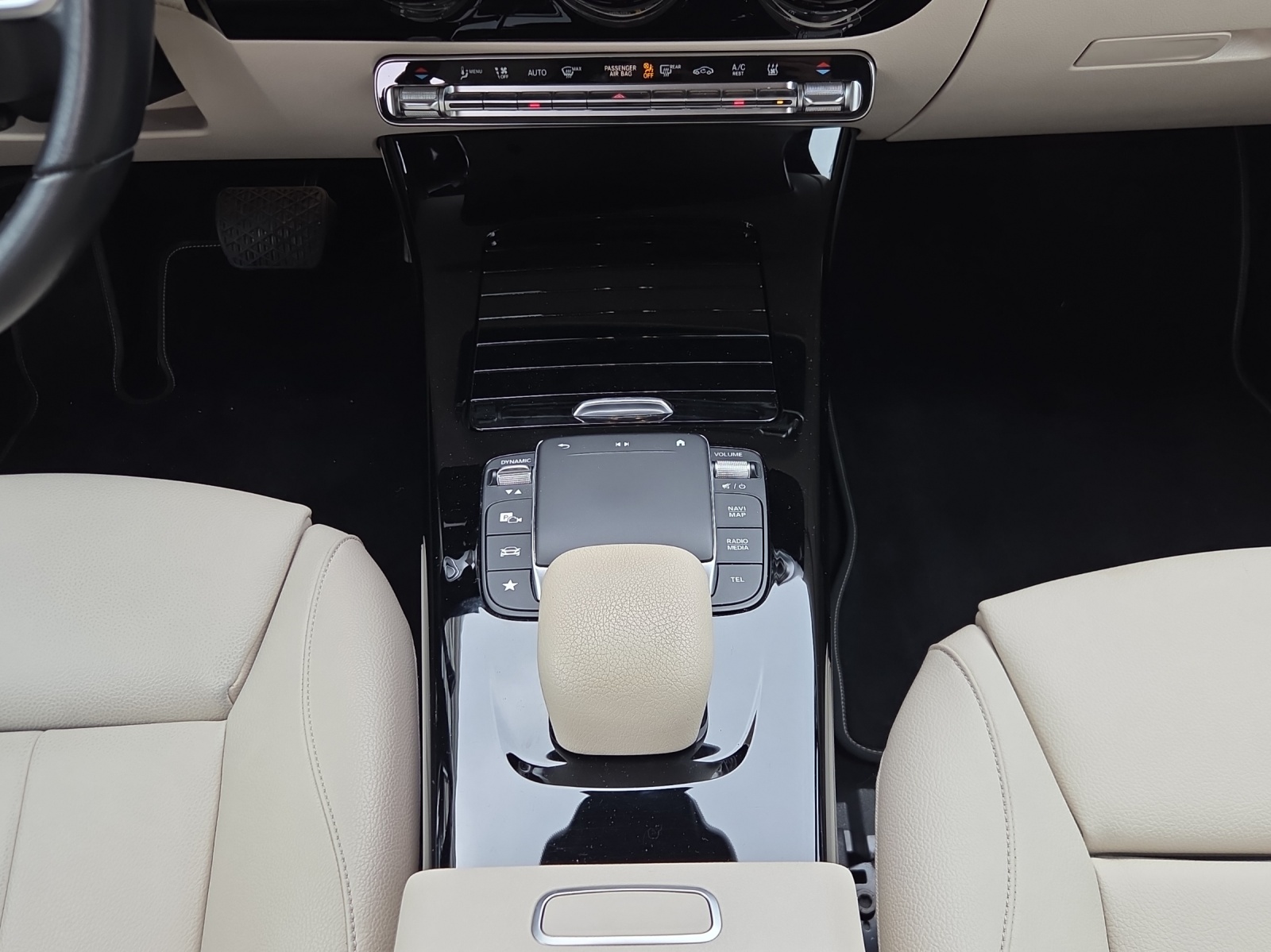 MERCEDES-BENZ A 250e Progressive-image-10