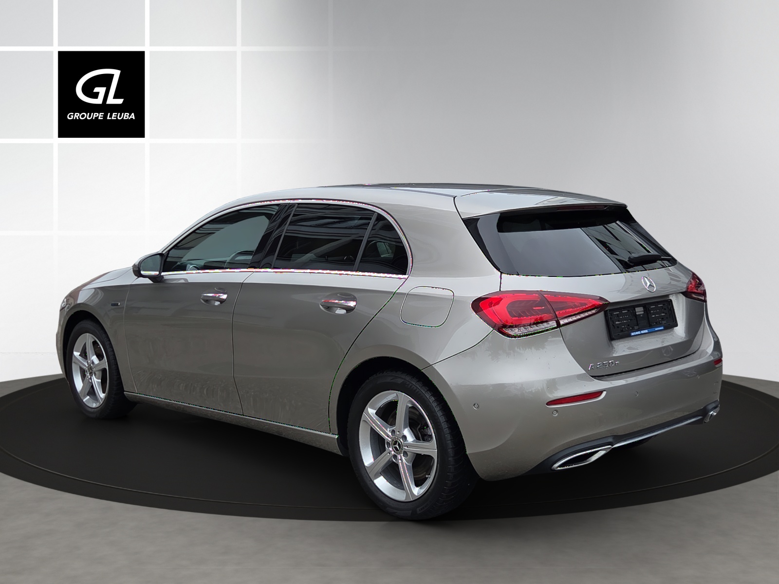 MERCEDES-BENZ A 250e Progressive-image-4