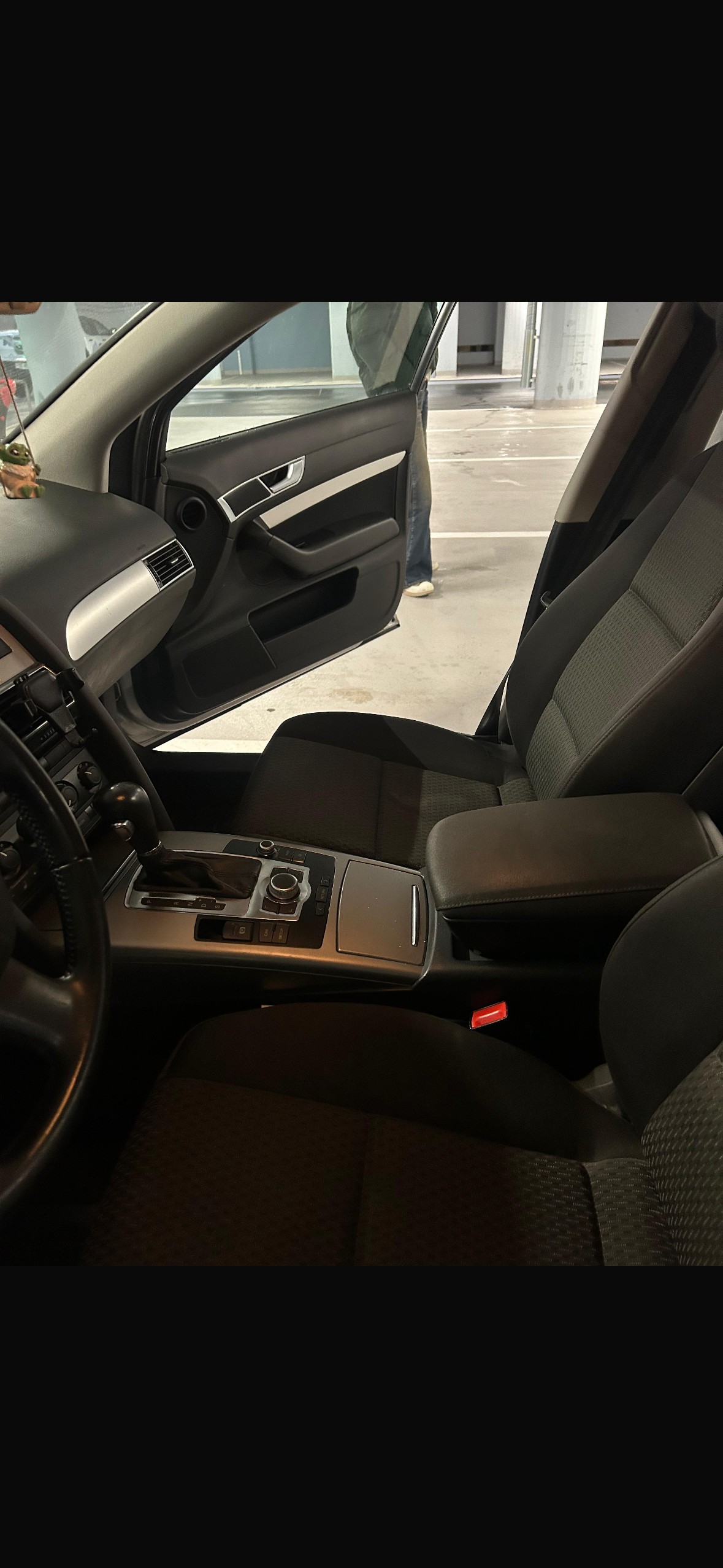 AUDI A6 Avant 2.4 V6-image-8