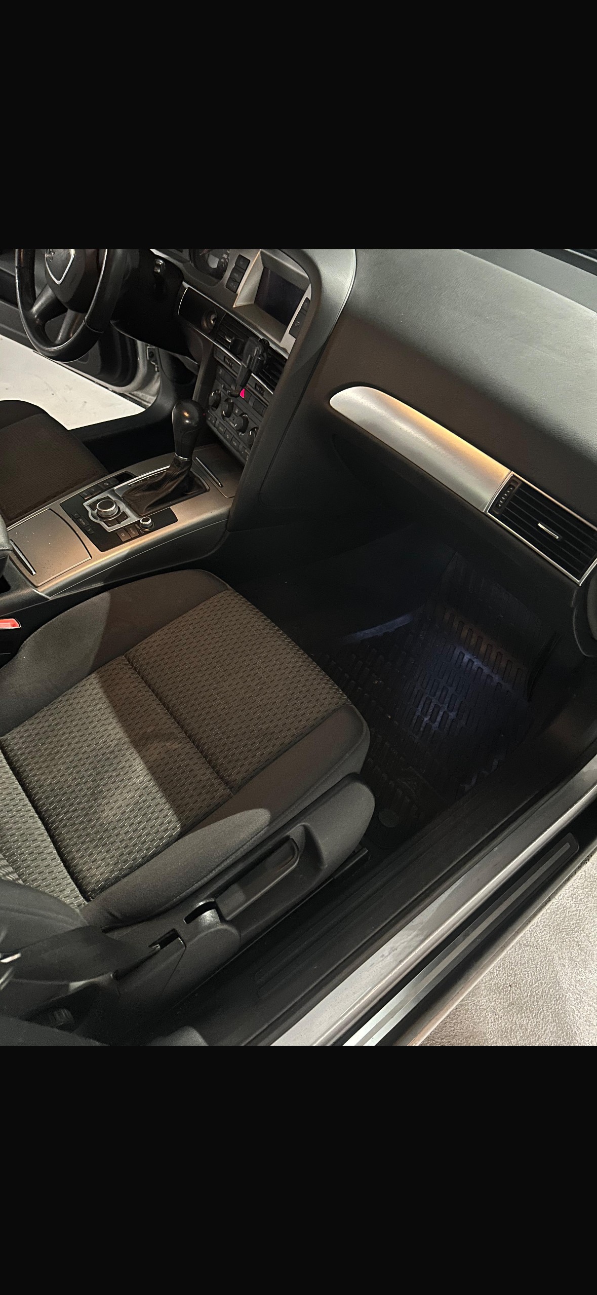AUDI A6 Avant 2.4 V6-image-9