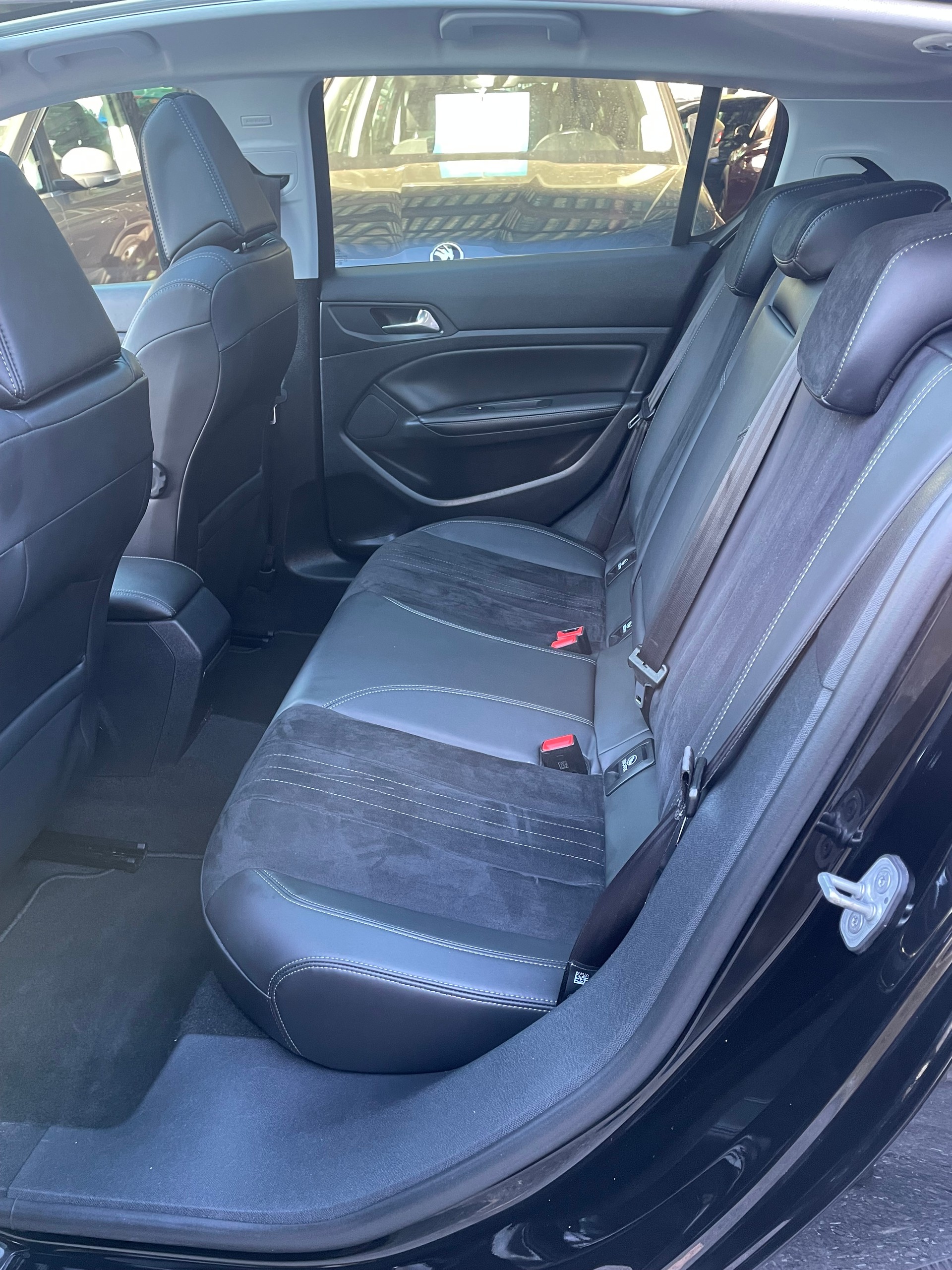 PEUGEOT 308 1.2 THP Féline-image-8