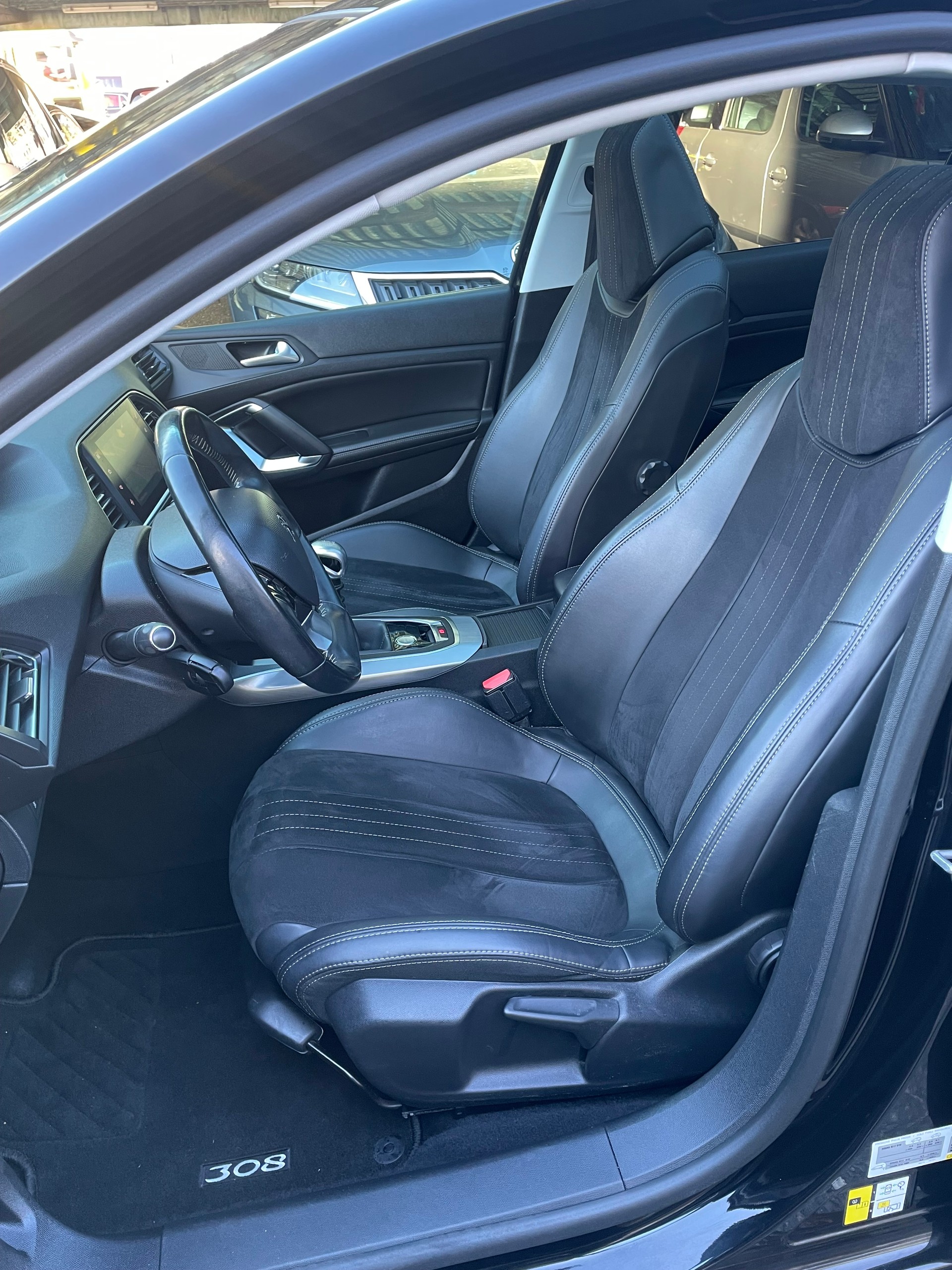 PEUGEOT 308 1.2 THP Féline-image-7