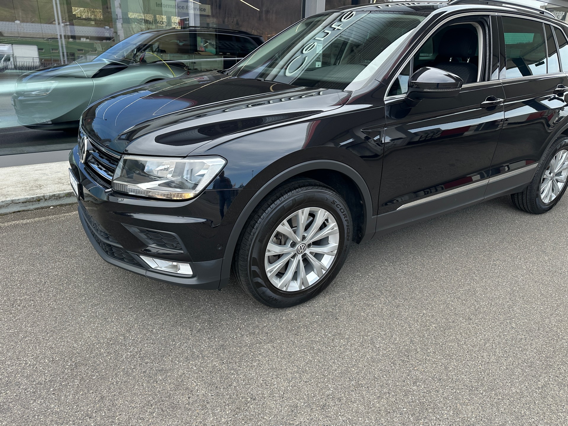 VW Tiguan 2.0 TDI SCR Comfortline 4Motion DSG-image-14
