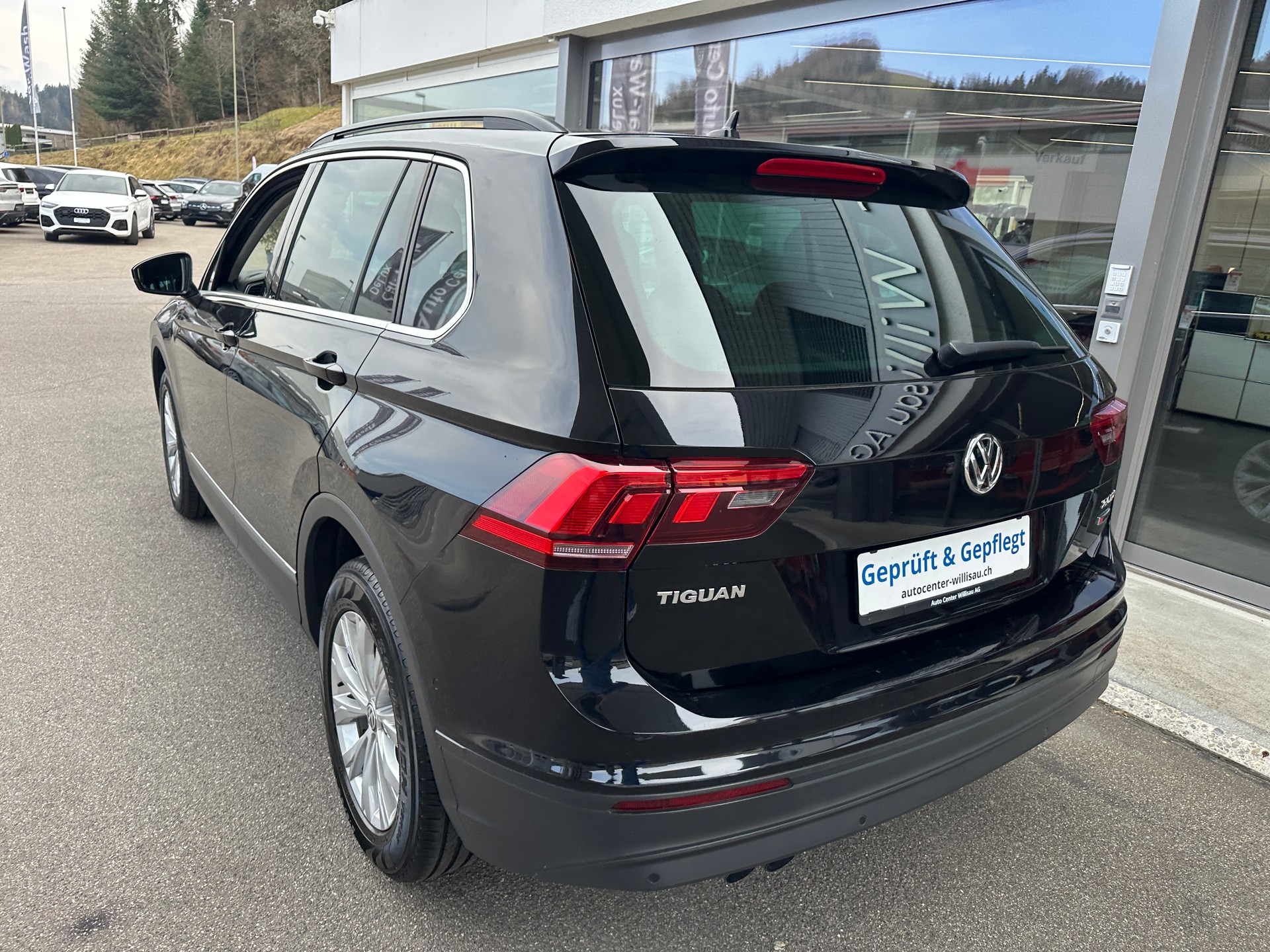 VW Tiguan 2.0 TDI SCR Comfortline 4Motion DSG-image-9