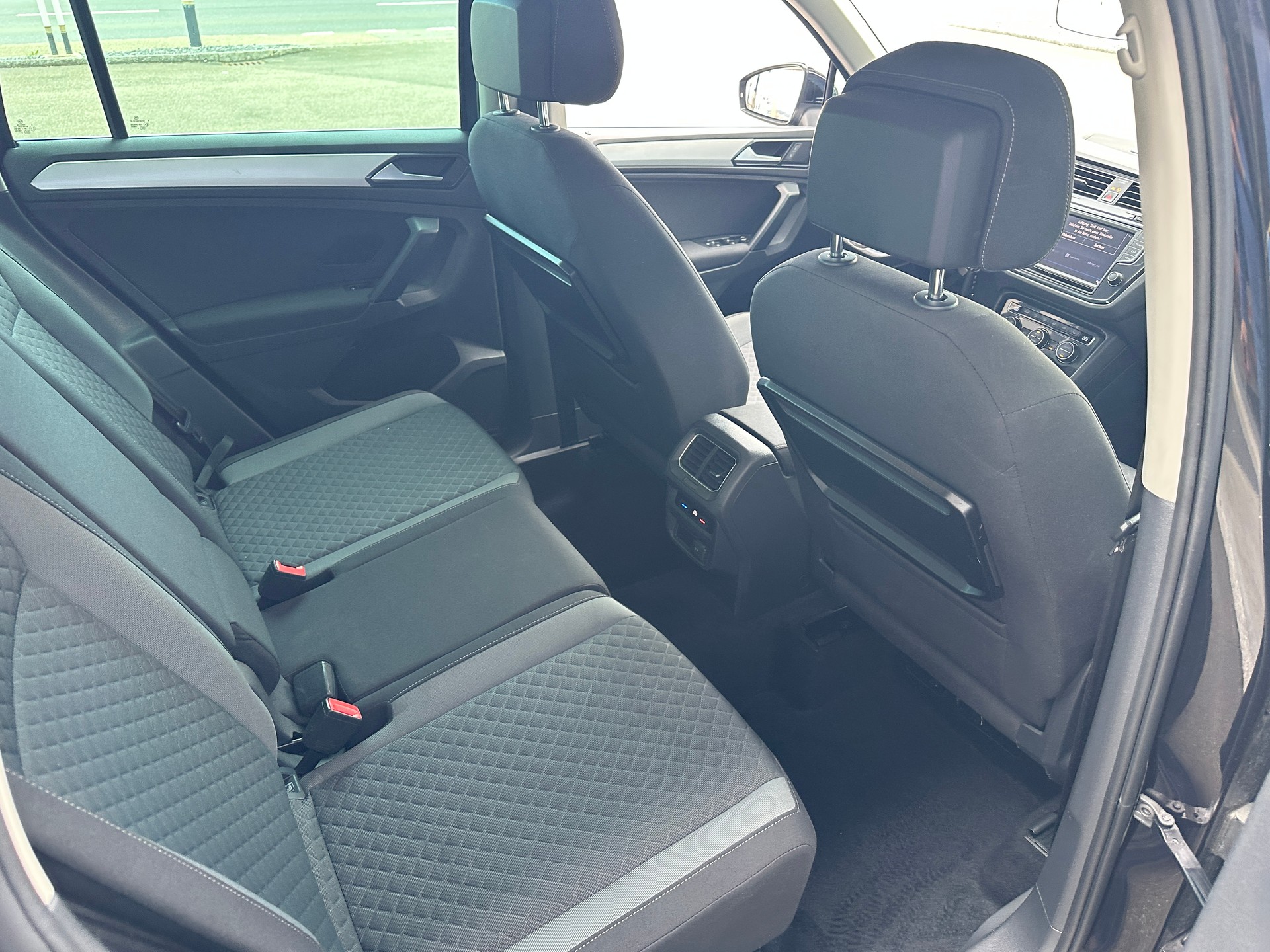 VW Tiguan 2.0 TDI SCR Comfortline 4Motion DSG-image-6