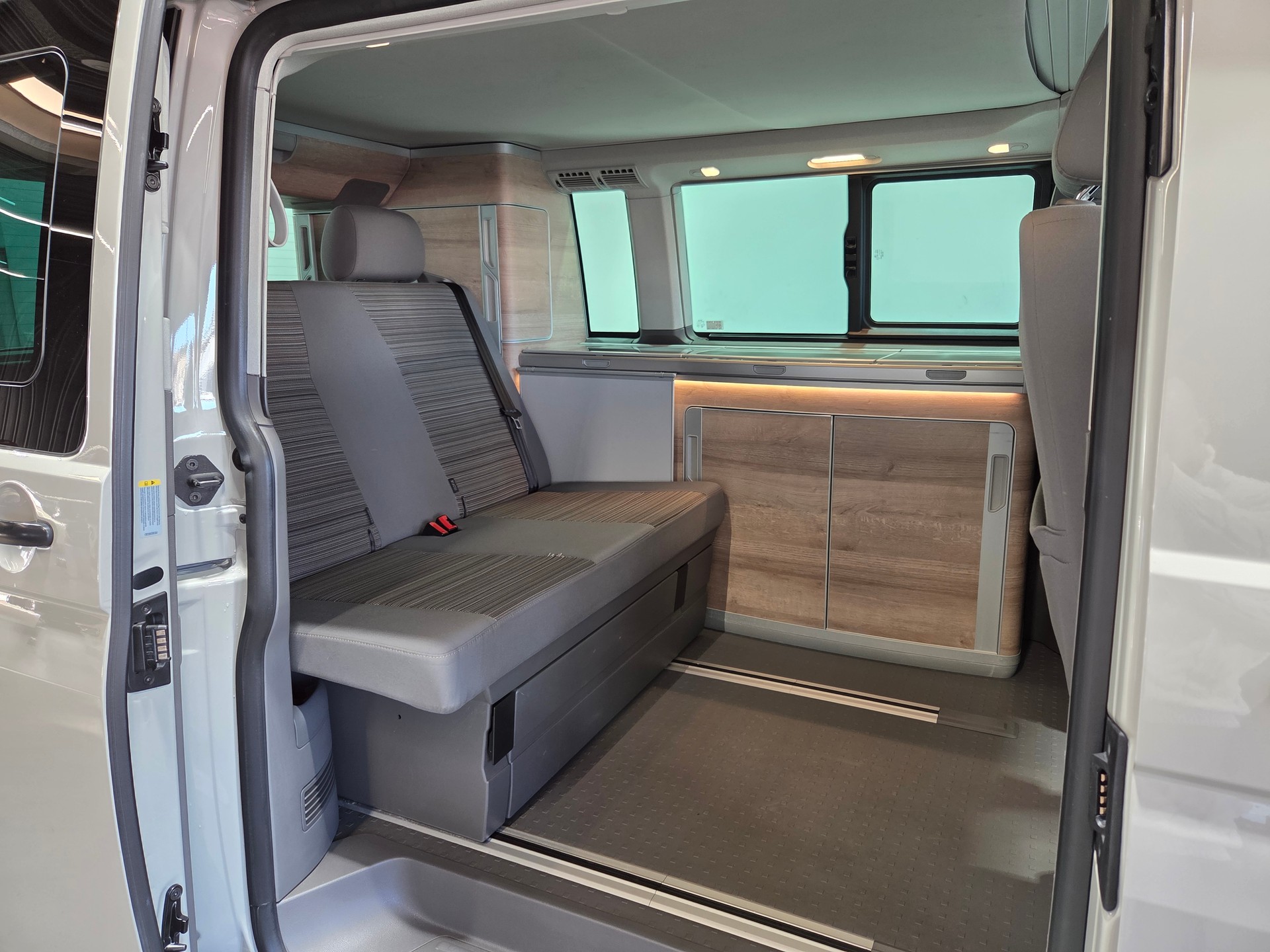 VW T6.1 California 3000 2.0 TDI 150 Coast DSG-image-5